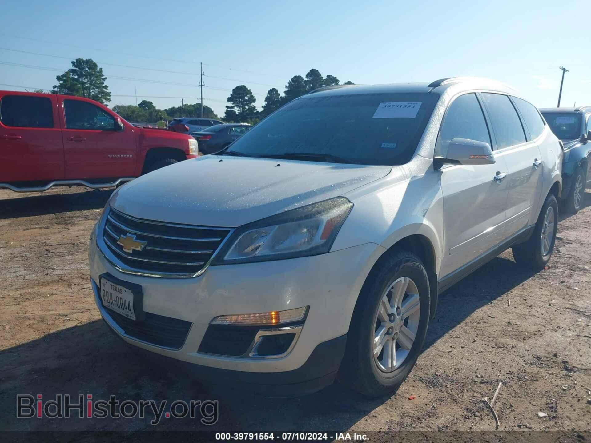 2014 CHEVROLET TRAVERSE - VIN: 1GNKRGKD4EJ247358 - Photo 2