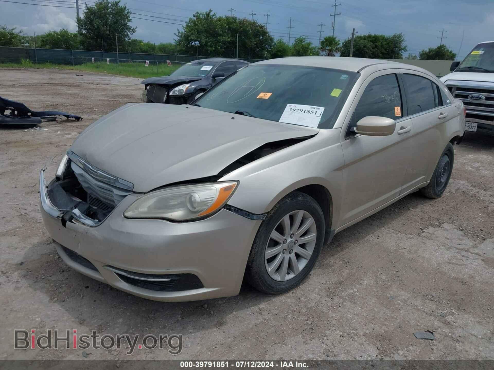 2013 CHRYSLER 200 - VIN: 1C3CCBBB8DN728807 - Фото 2