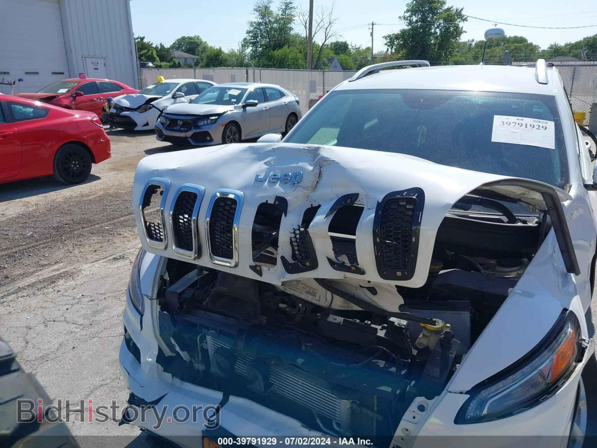 2018 JEEP CHEROKEE - VIN: 1C4PJLCB6JD573473 - Фото 12