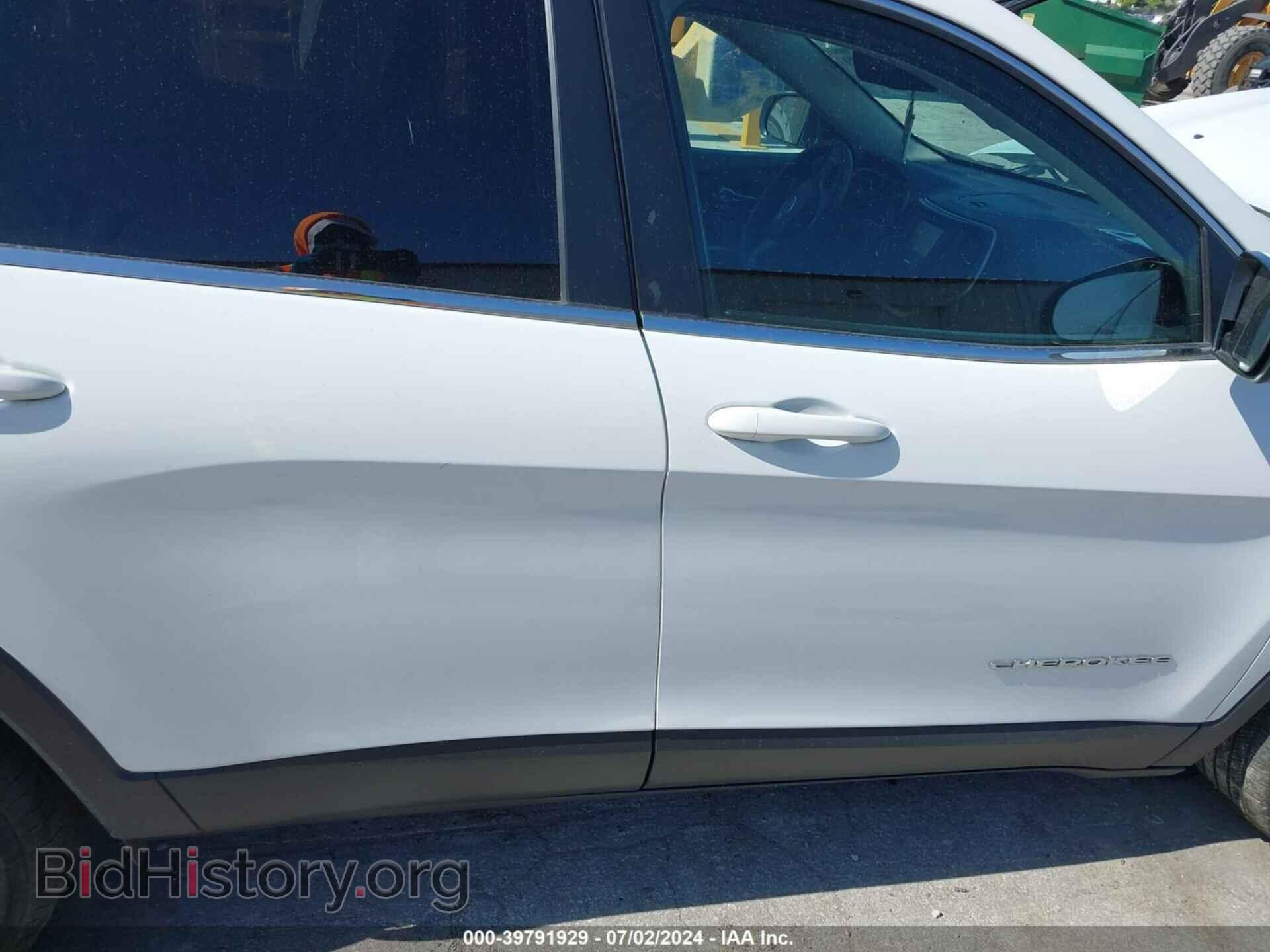 2018 JEEP CHEROKEE - VIN: 1C4PJLCB6JD573473 - Фото 13
