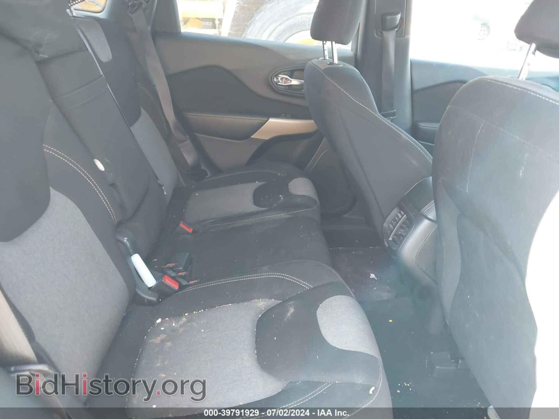 2018 JEEP CHEROKEE - VIN: 1C4PJLCB6JD573473 - Фото 8