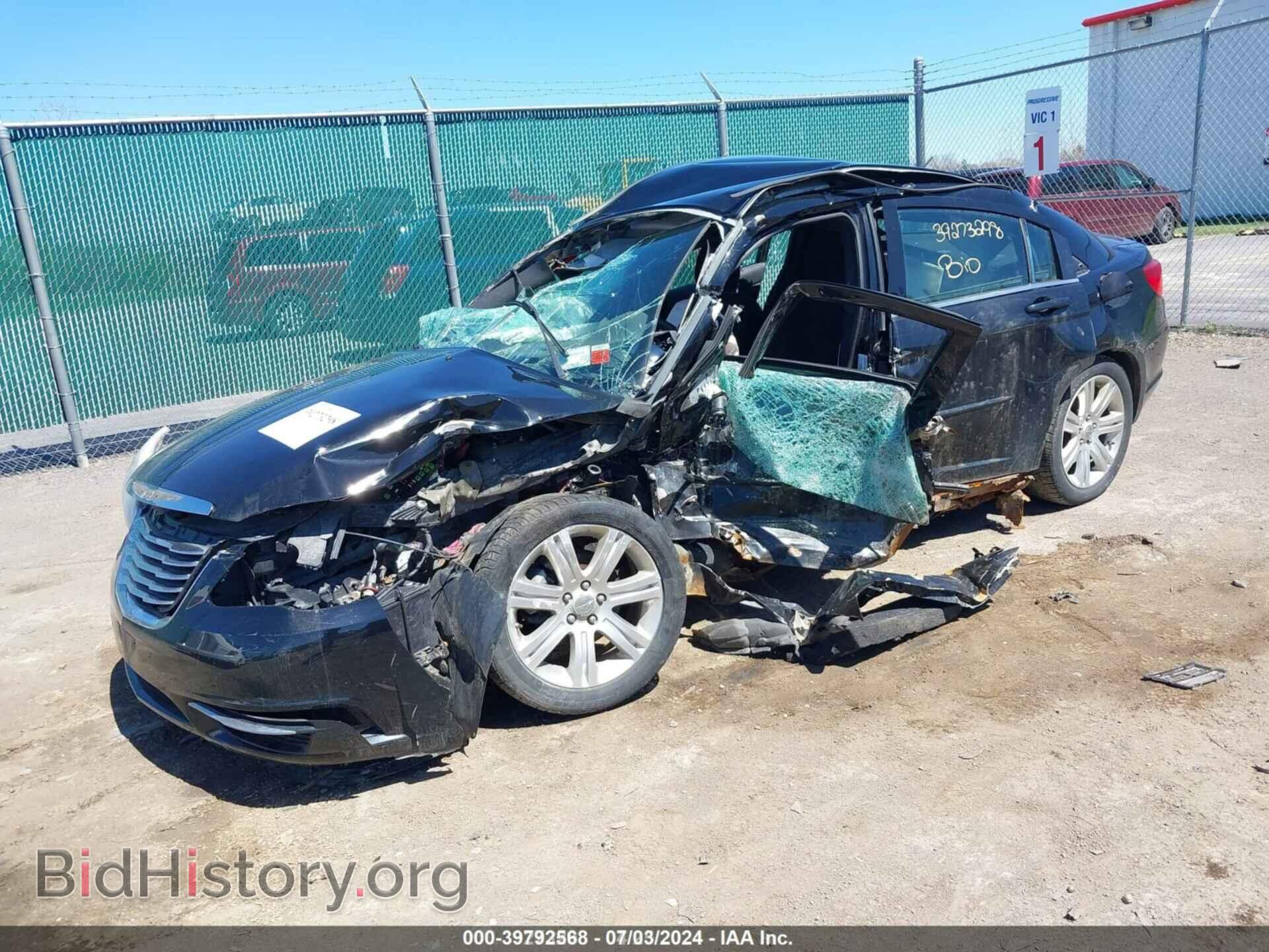 2012 CHRYSLER 200 - VIN: 1C3CCBAG3CN228372 - Фото 2
