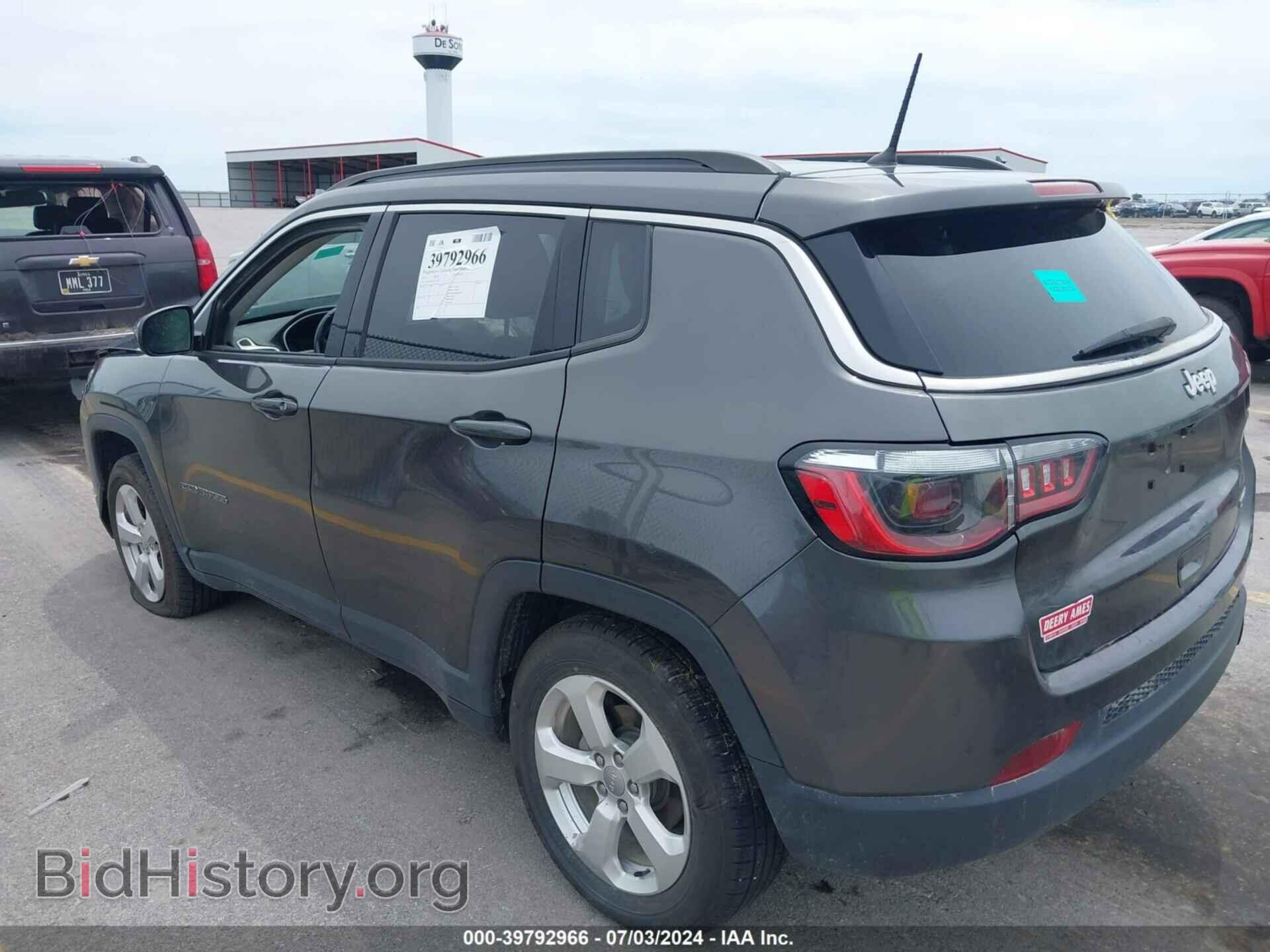 2018 JEEP COMPASS - VIN: 3C4NJCBB3JT318735 - Фото 3