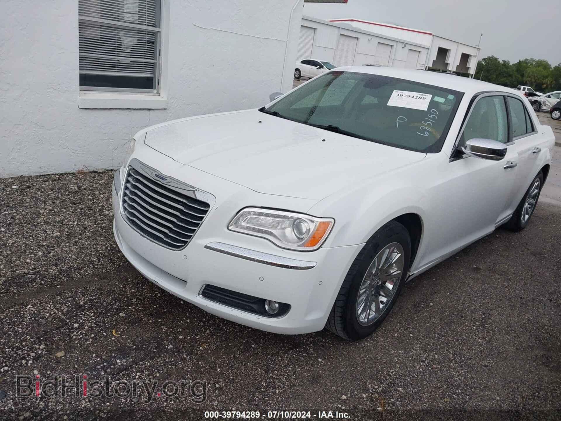 2013 CHRYSLER 300C - VIN: 2C3CCAEG3DH685150 - Фото 2