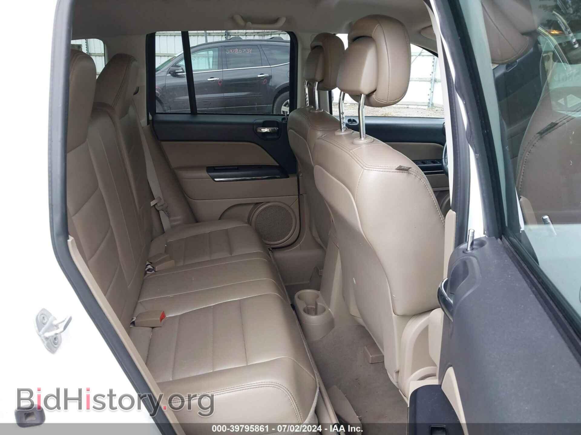 2012 JEEP COMPASS - VIN: 1C4NJDCB6CD635549 - Photo 8