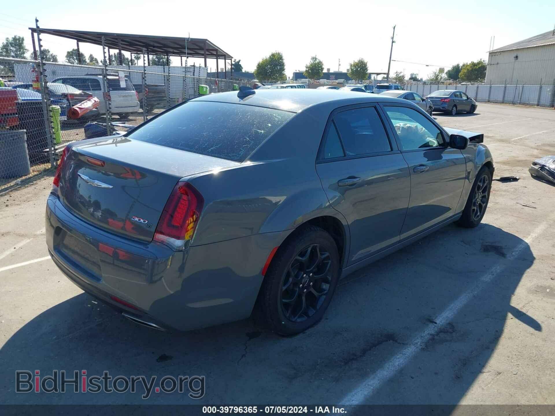 2019 CHRYSLER 300 - VIN: 2C3CCAGG1KH531045 - Фото 4