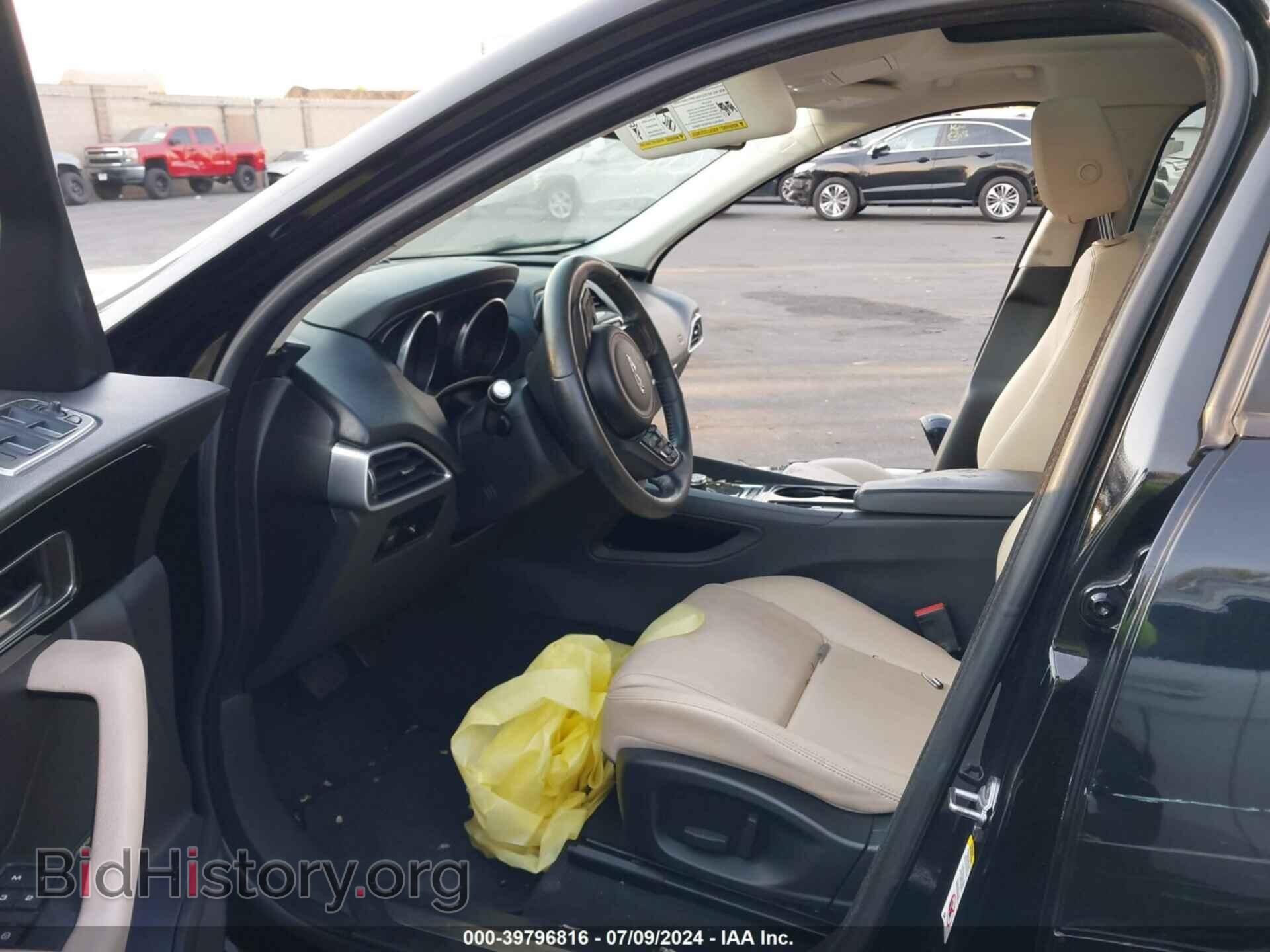 2017 JAGUAR F-PACE - VIN: SADCJ2BV7HA047132 - Фото 5