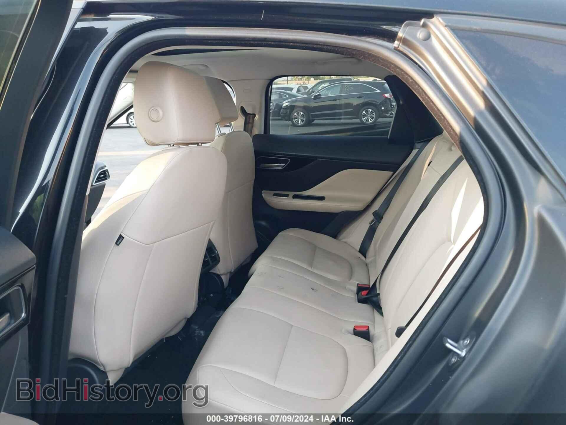 2017 JAGUAR F-PACE - VIN: SADCJ2BV7HA047132 - Фото 8