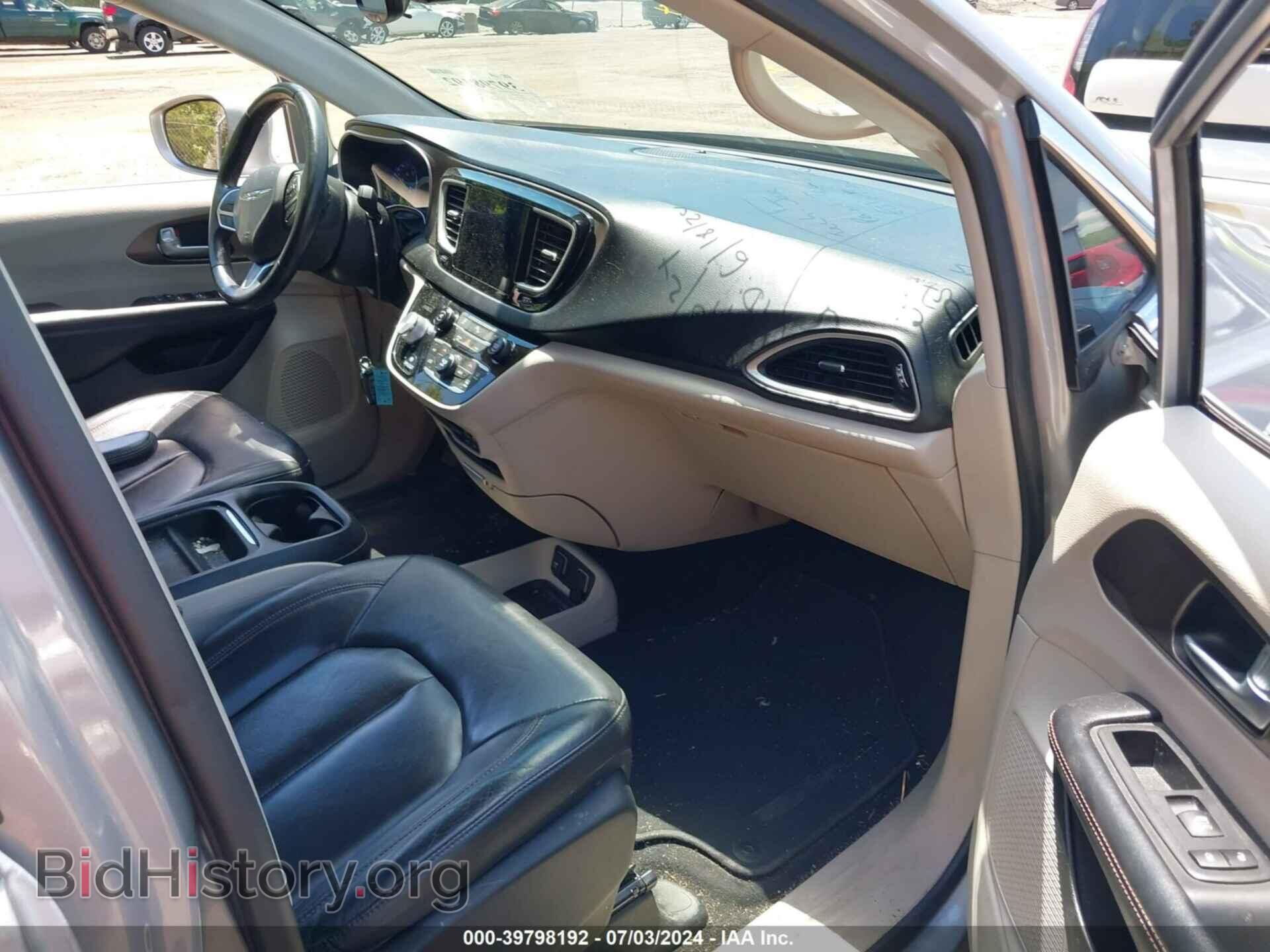 2017 CHRYSLER PACIFICA - VIN: 2C4RC1BG7HR745103 - Фото 5
