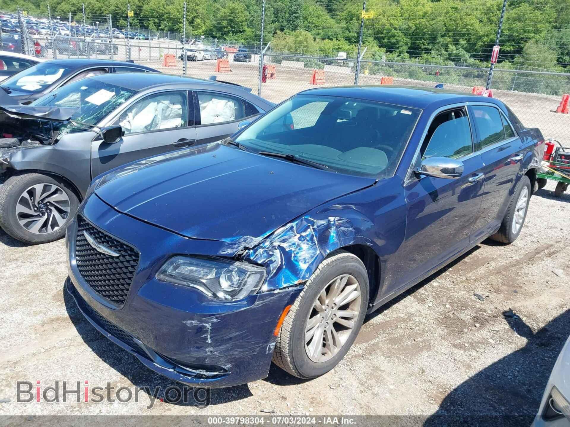2017 CHRYSLER 300C - VIN: 2C3CCAEG1HH566485 - Фото 2