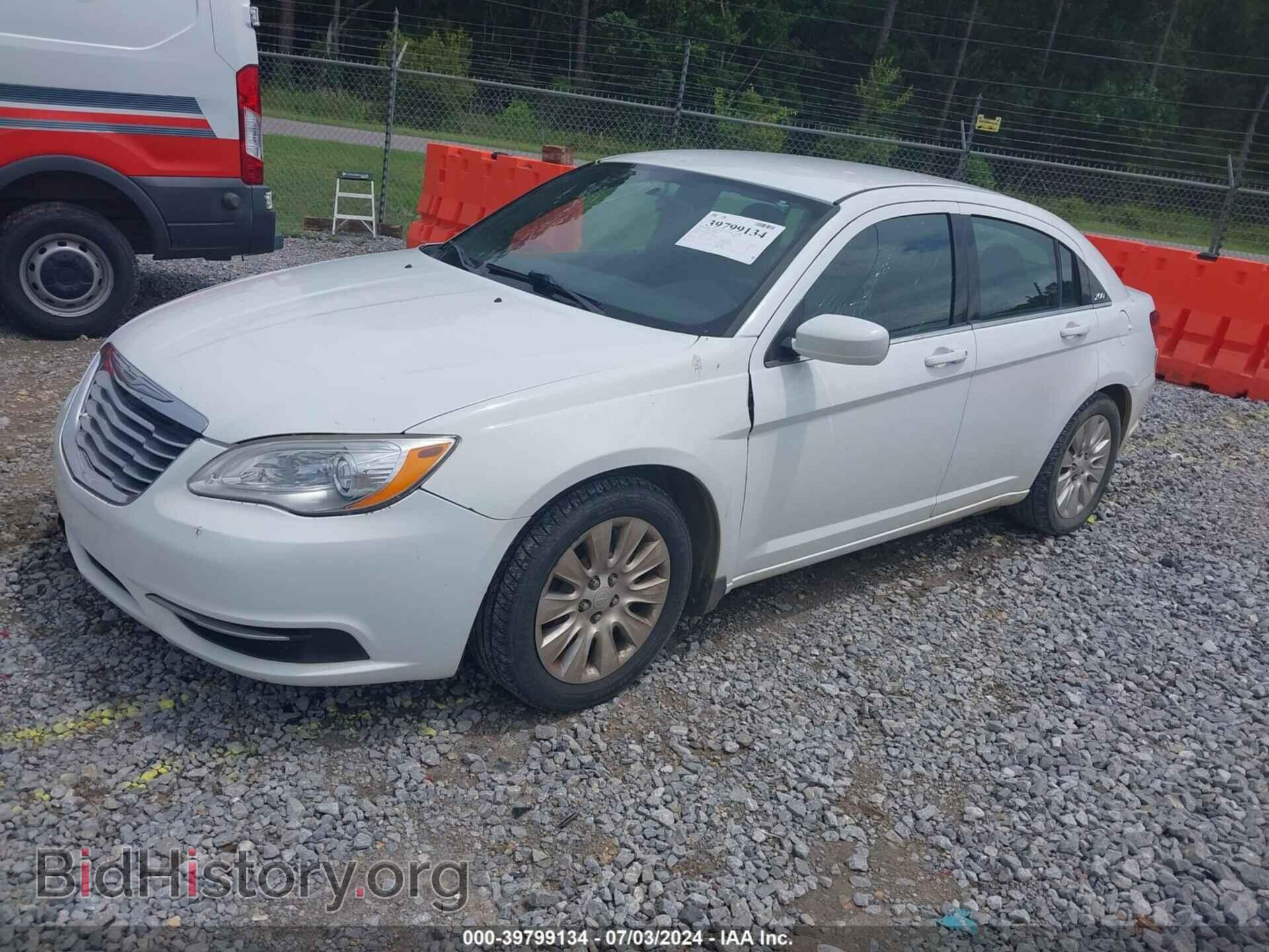 2012 CHRYSLER 200 - VIN: 1C3CCBAB9CN320199 - Фото 2