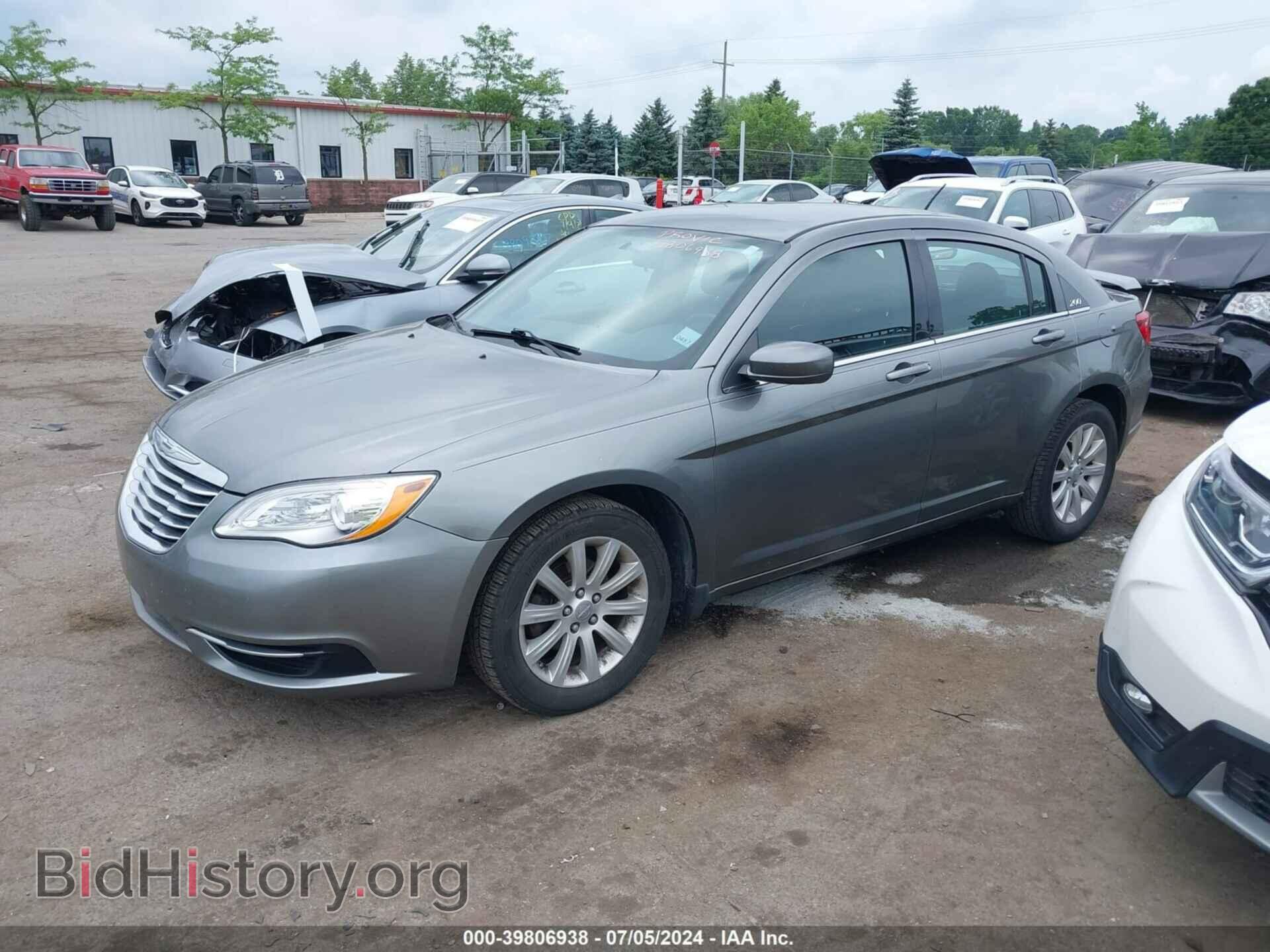 2013 CHRYSLER 200 - VIN: 1C3CCBBB2DN763200 - Фото 2