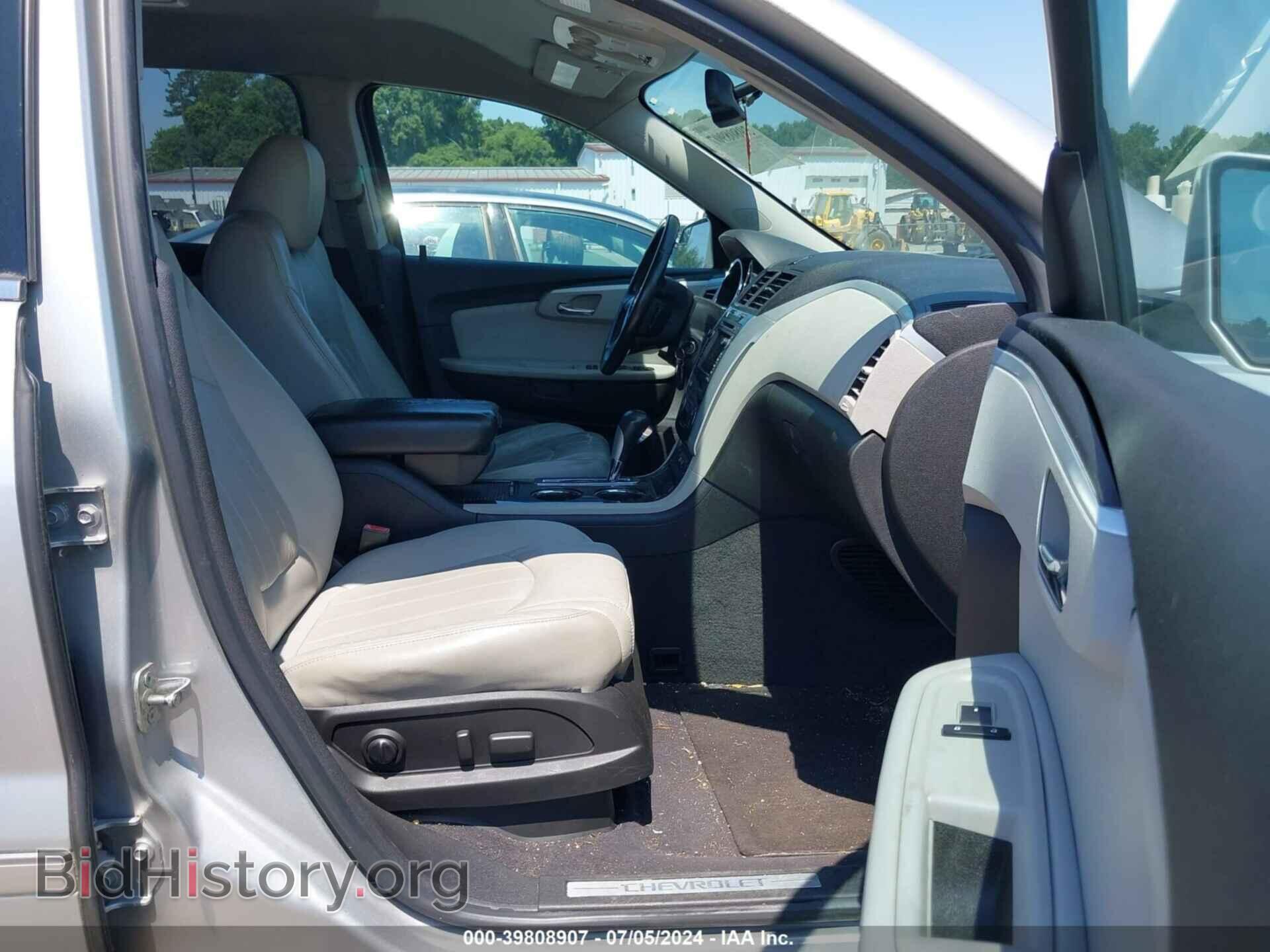 2011 CHEVROLET TRAVERSE - VIN: 1GNKRLED7BJ352024 - Фото 5