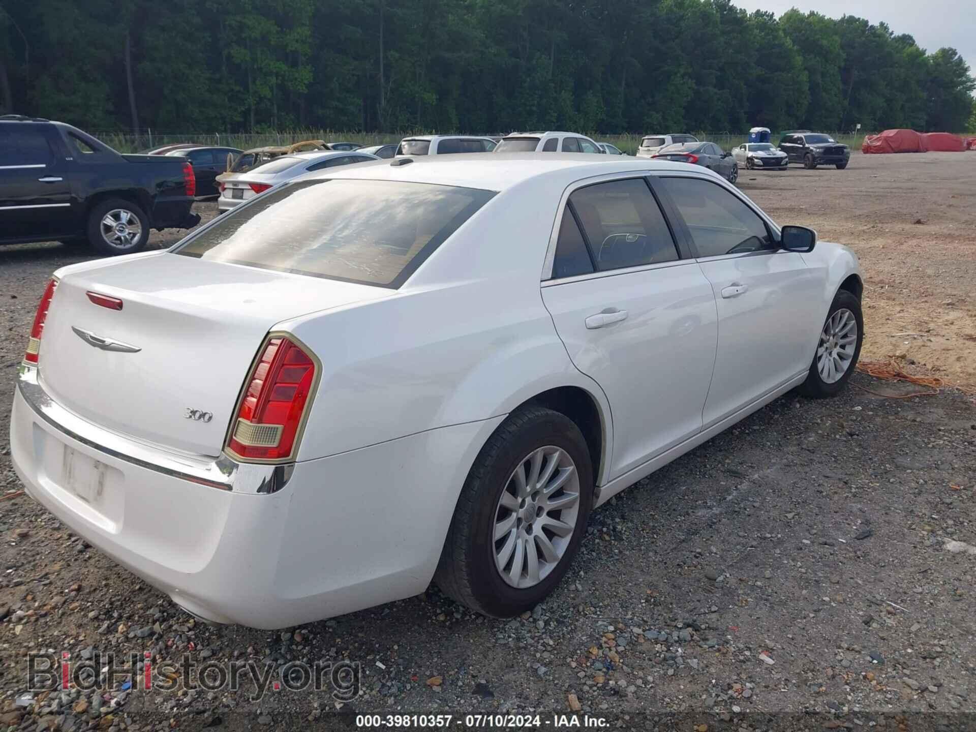 2011 CHRYSLER 300 - VIN: 2C3CA4CG6BH528543 - Фото 4