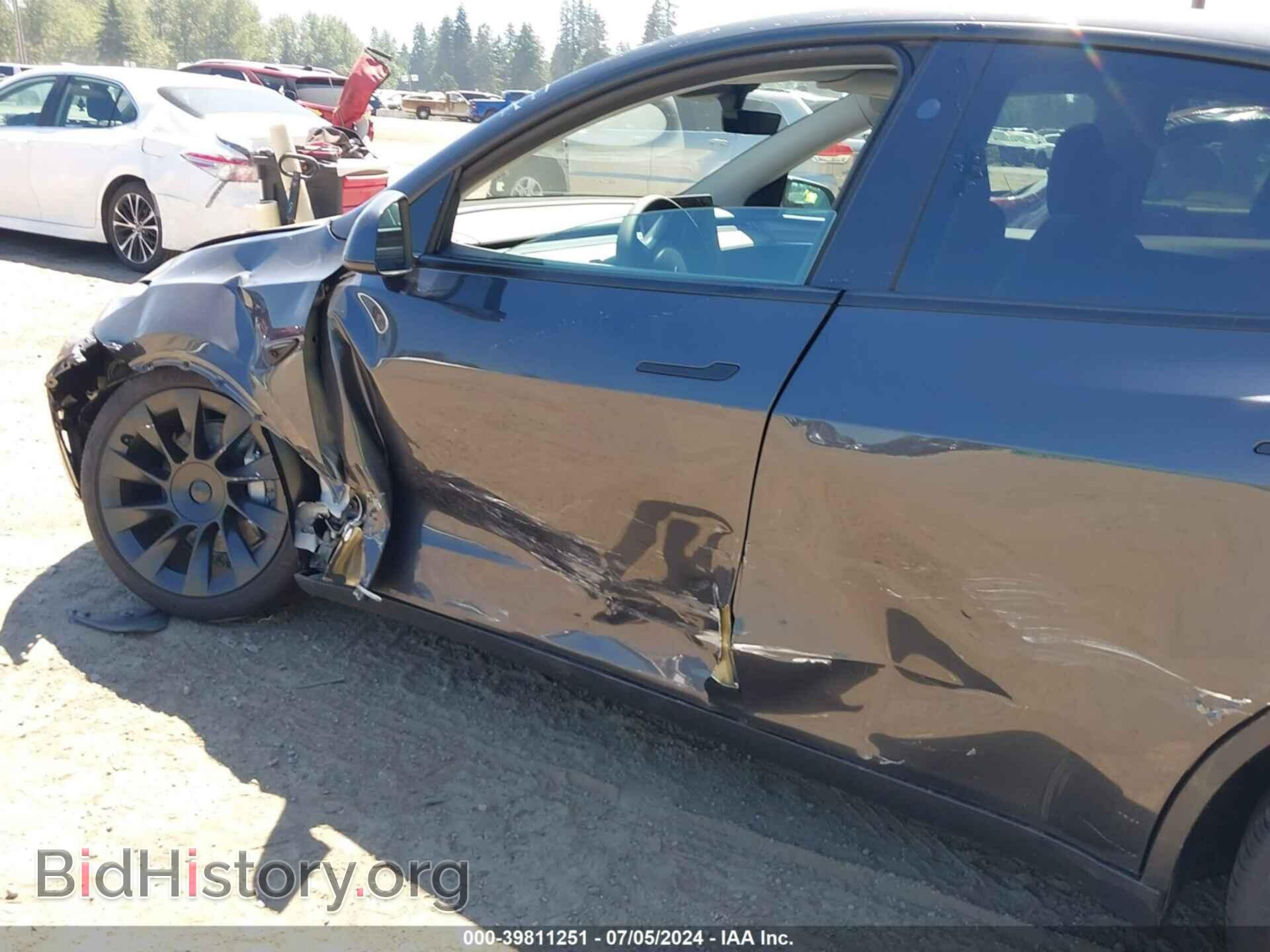 2024 TESLA MODEL Y - VIN: 7SAYGDEE4RF014379 - Фото 6