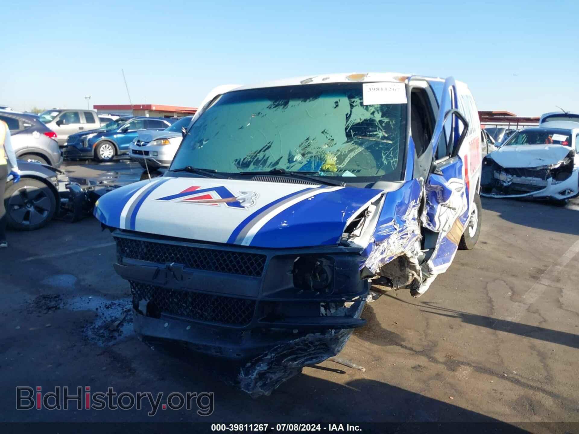 2011 CHEVROLET EXPRESS 3500 - VIN: 1GCZGTBG6B1151937 - Фото 2