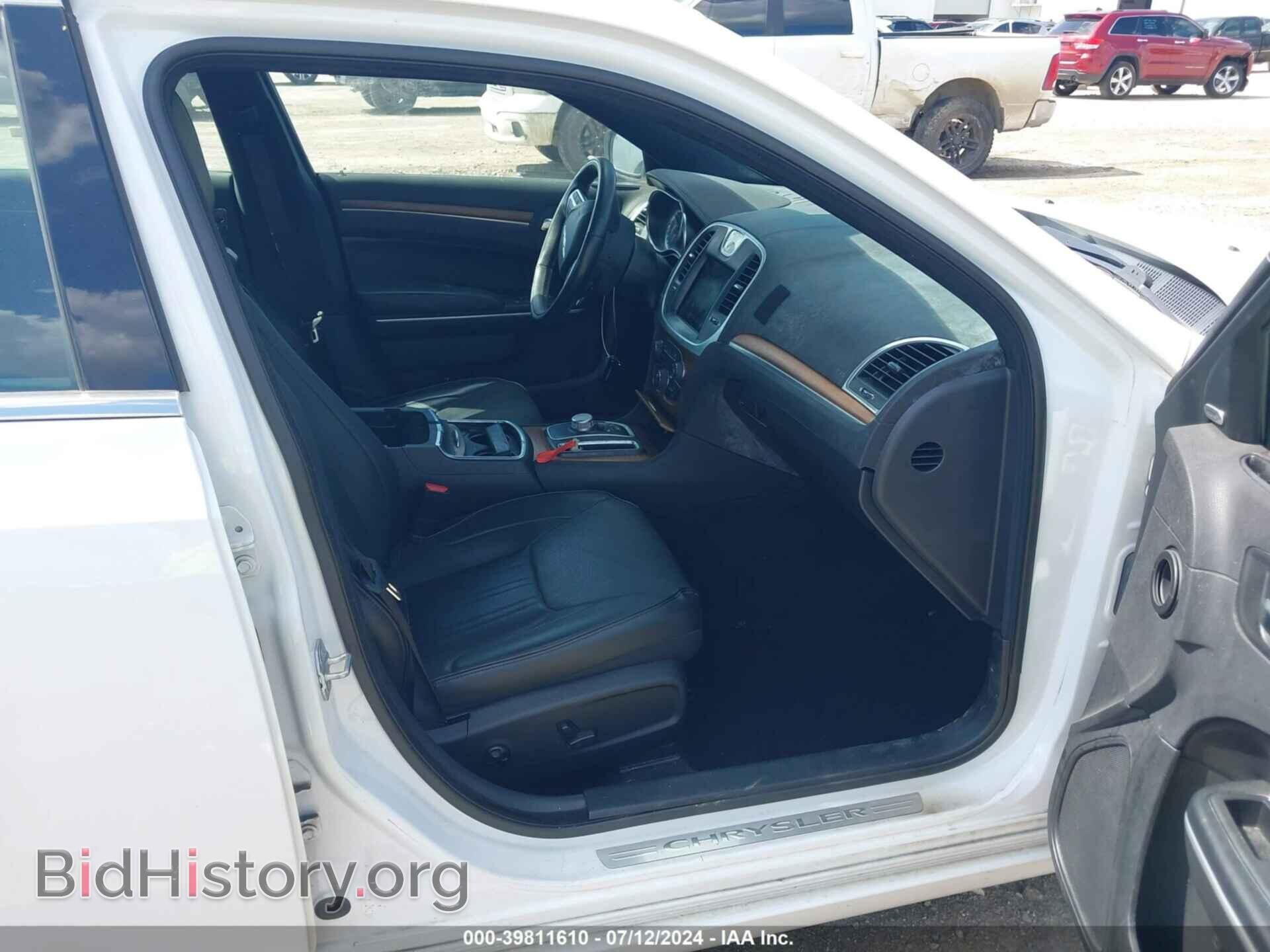 2019 CHRYSLER 300 - VIN: 2C3CCAPT5KH573313 - Фото 5