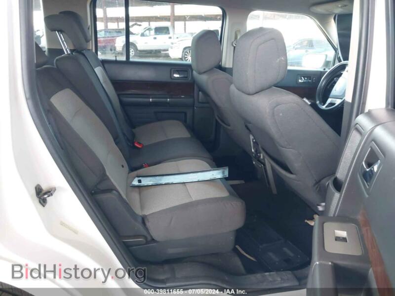 2011 Ford FLEX (VIN 2FMGK5CC4BBD09382) — фото 8 из 10
