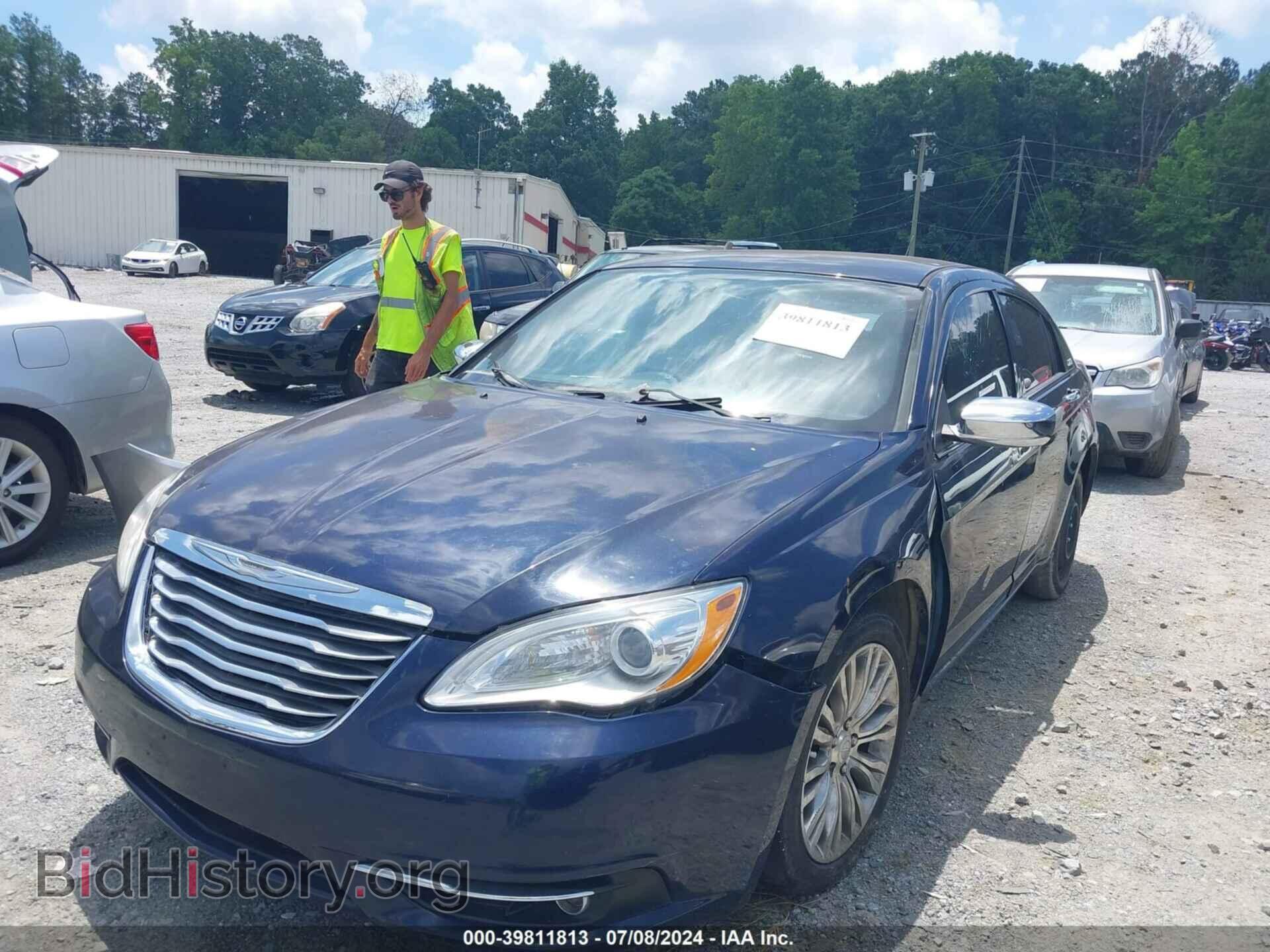 2013 CHRYSLER 200 - VIN: 1C3CCBCG7DN543528 - Фото 2