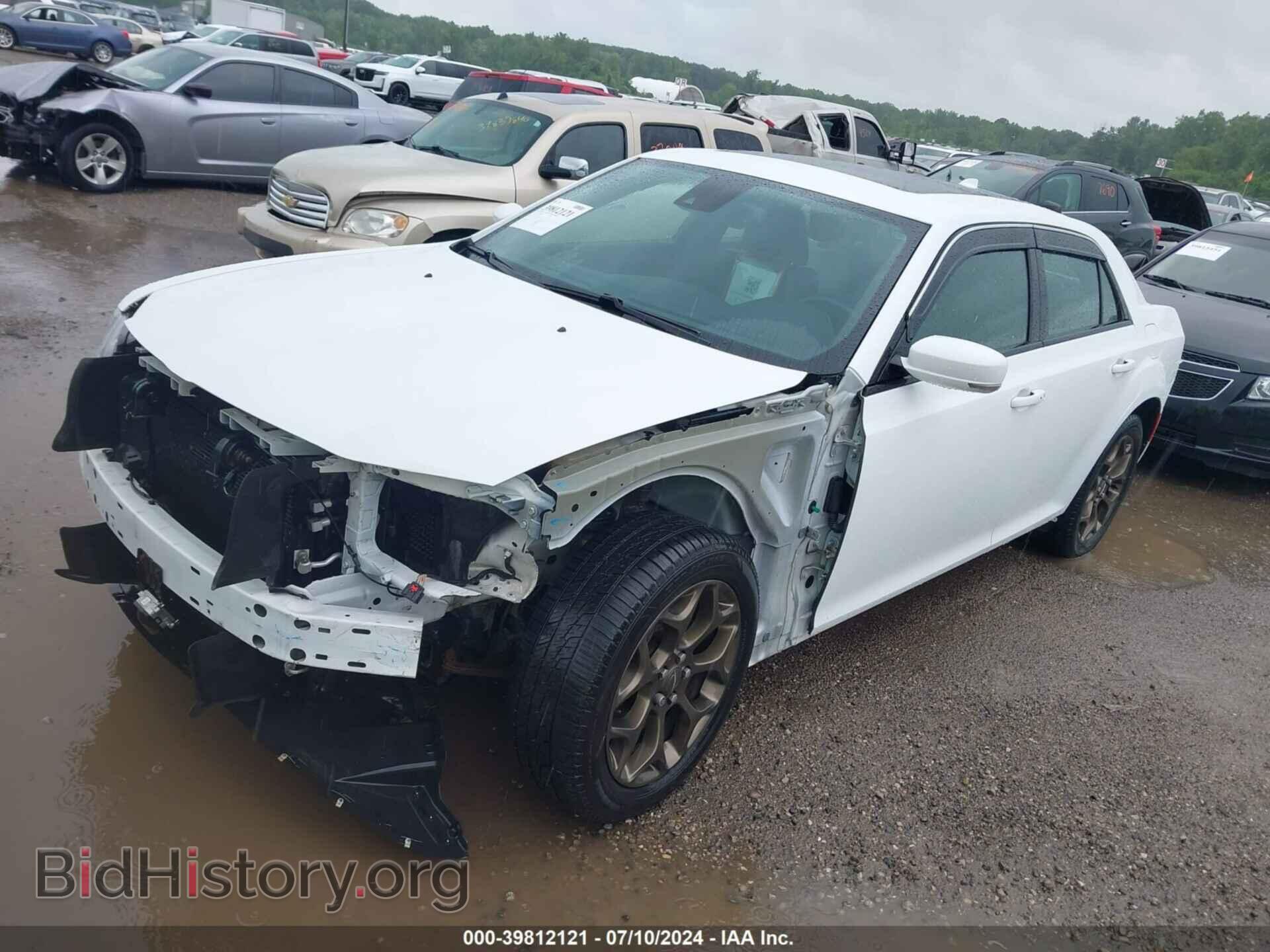 2016 CHRYSLER 300 - VIN: 2C3CCAGG2GH296324 - Фото 2