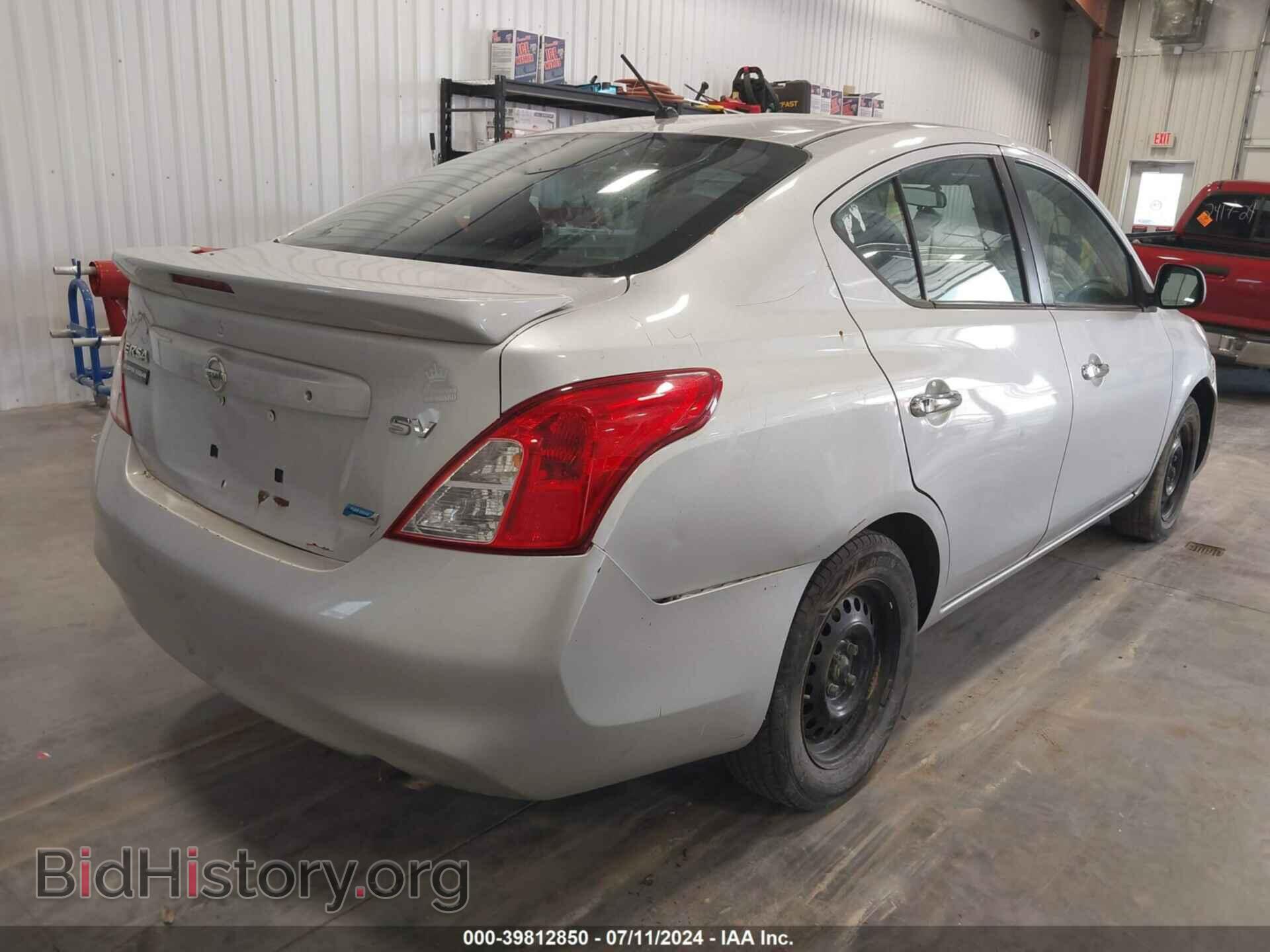 2013 NISSAN VERSA - VIN: 3N1CN7AP1DL869818 - Фото 4