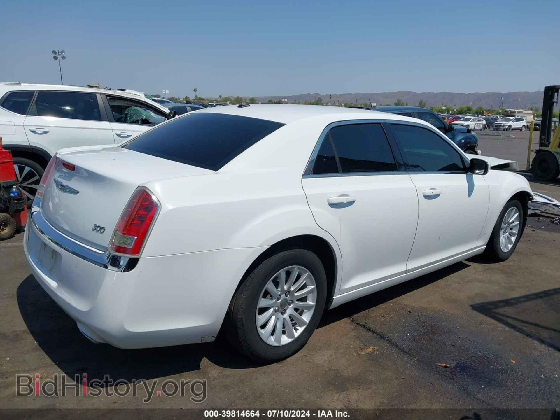 2013 CHRYSLER 300 - VIN: 2C3CCAAG6DH641004 - Фото 4