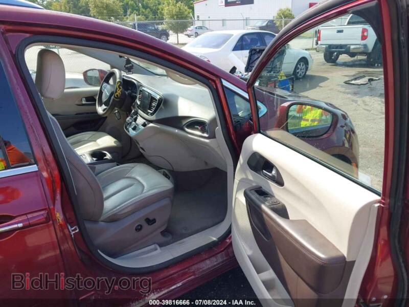 2019 Chrysler PACIFICA (VIN 2C4RC1EG6KR645366) — photo 5 of 16
