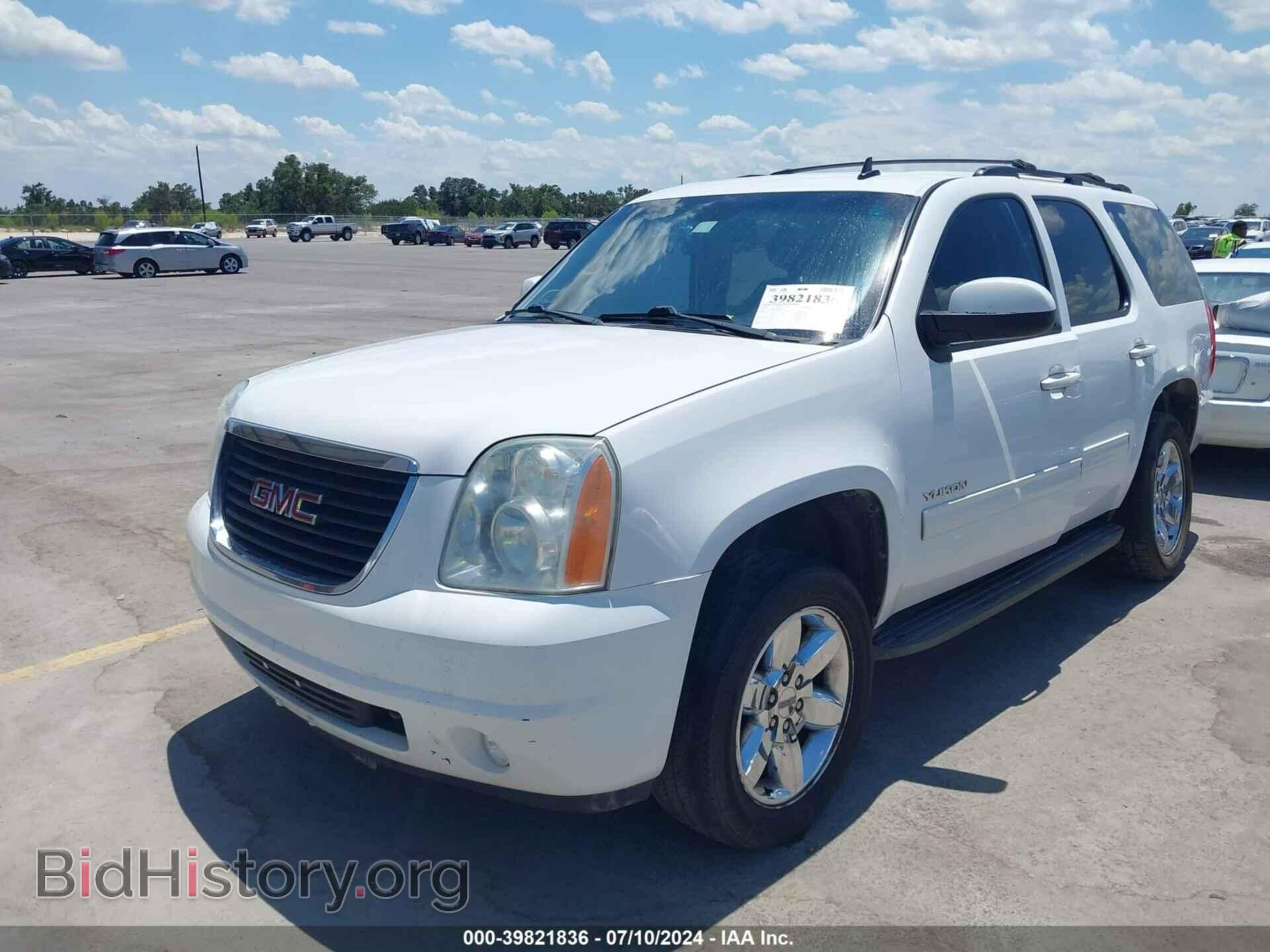 2011 GMC YUKON - VIN: 1GKS1AE02BR182890 - Фото 2