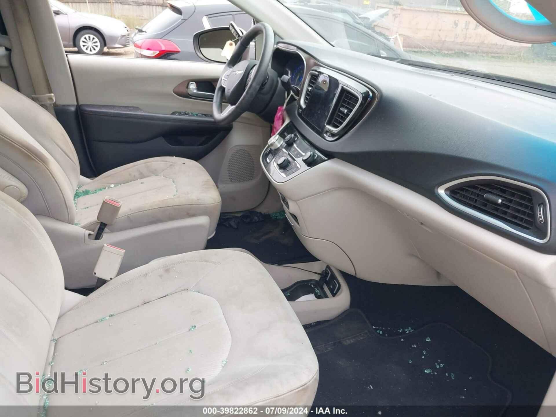 2017 CHRYSLER PACIFICA - VIN: 2C4RC1DGXHR502558 - Photo 5
