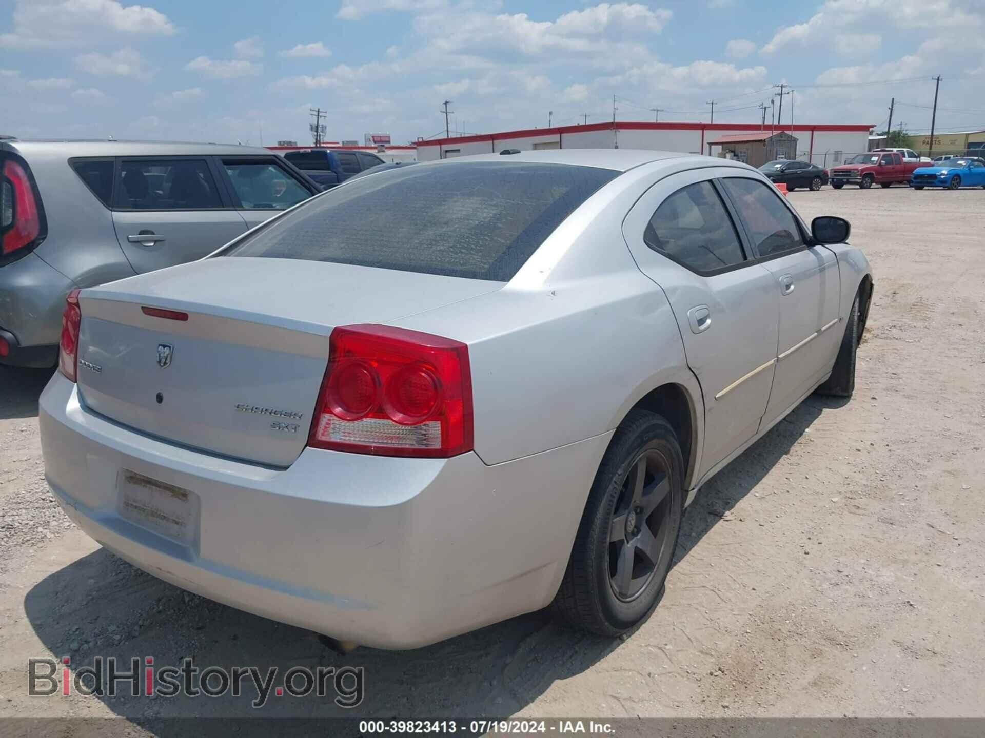 2010 DODGE CHARGER - VIN: 2B3CA3CV5AH188063 - Фото 4