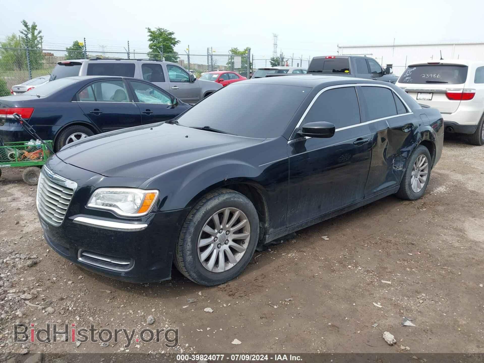2014 CHRYSLER 300 - VIN: 2C3CCAAG3EH175985 - Фото 2