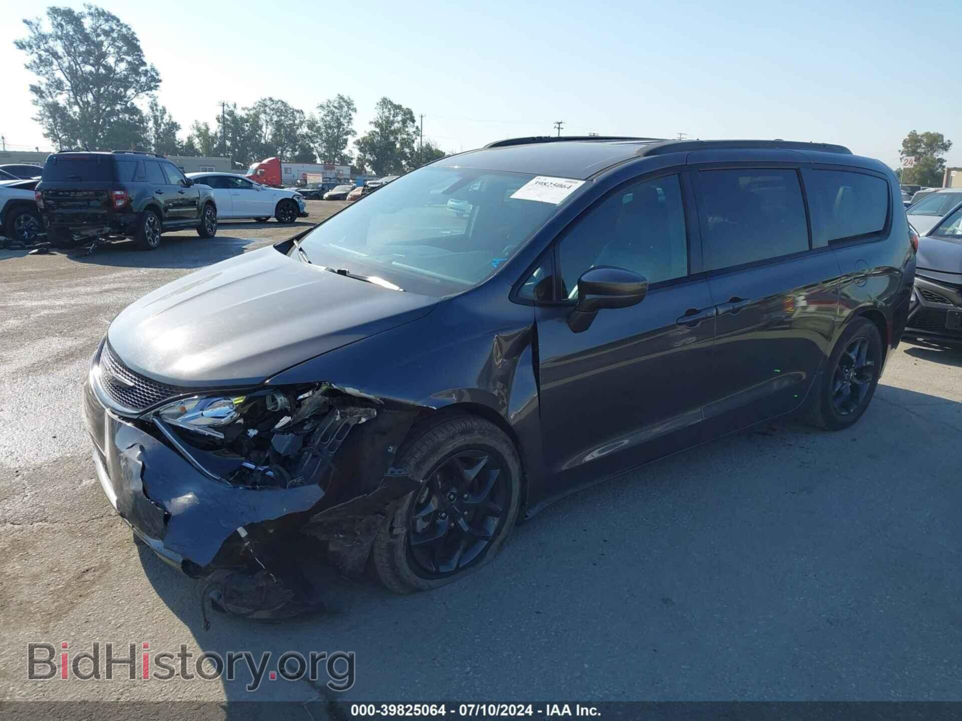 2018 CHRYSLER PACIFICA - VIN: 2C4RC1BG9JR293399 - Фото 2