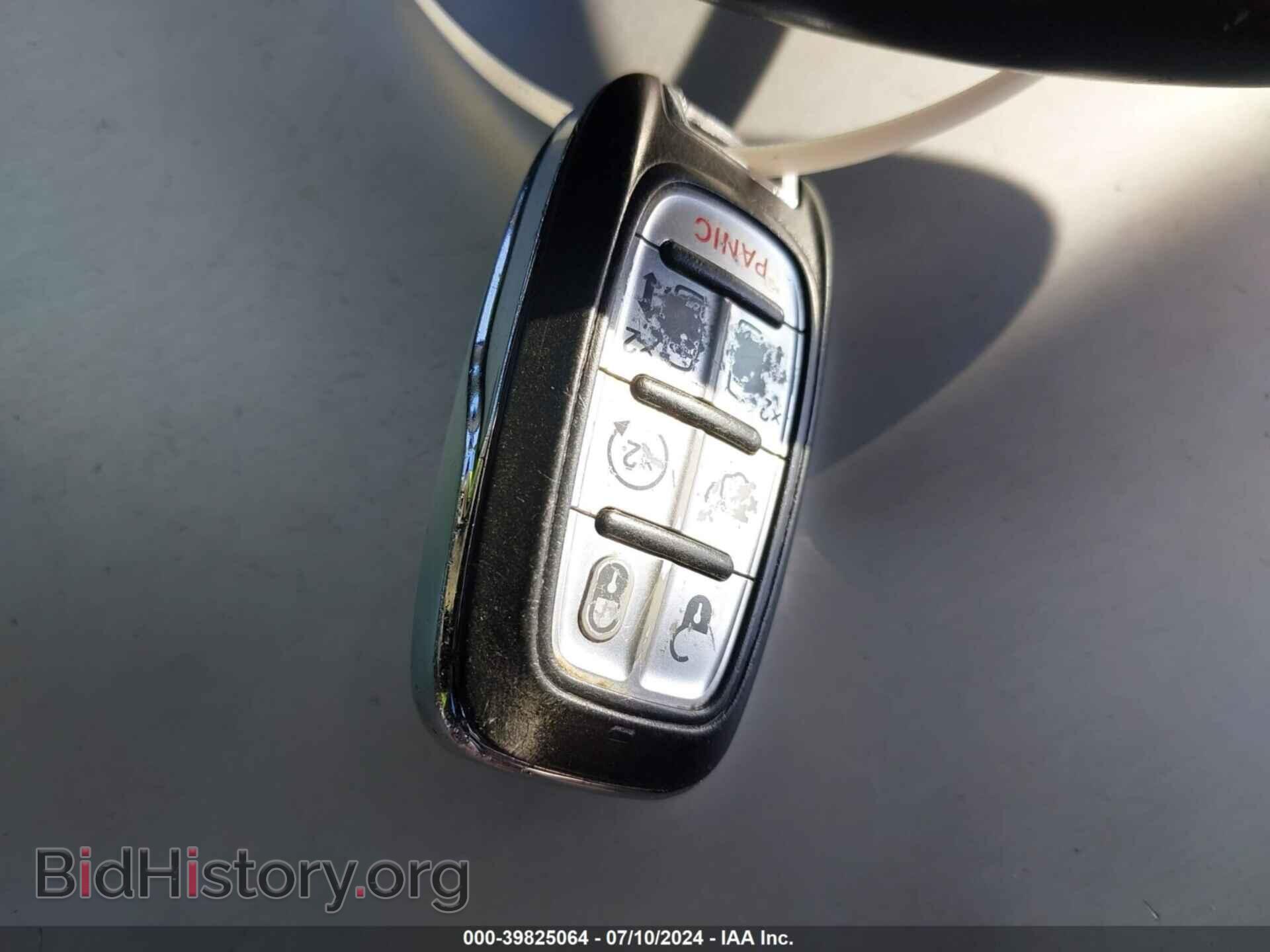 2018 CHRYSLER PACIFICA - VIN: 2C4RC1BG9JR293399 - Фото 11