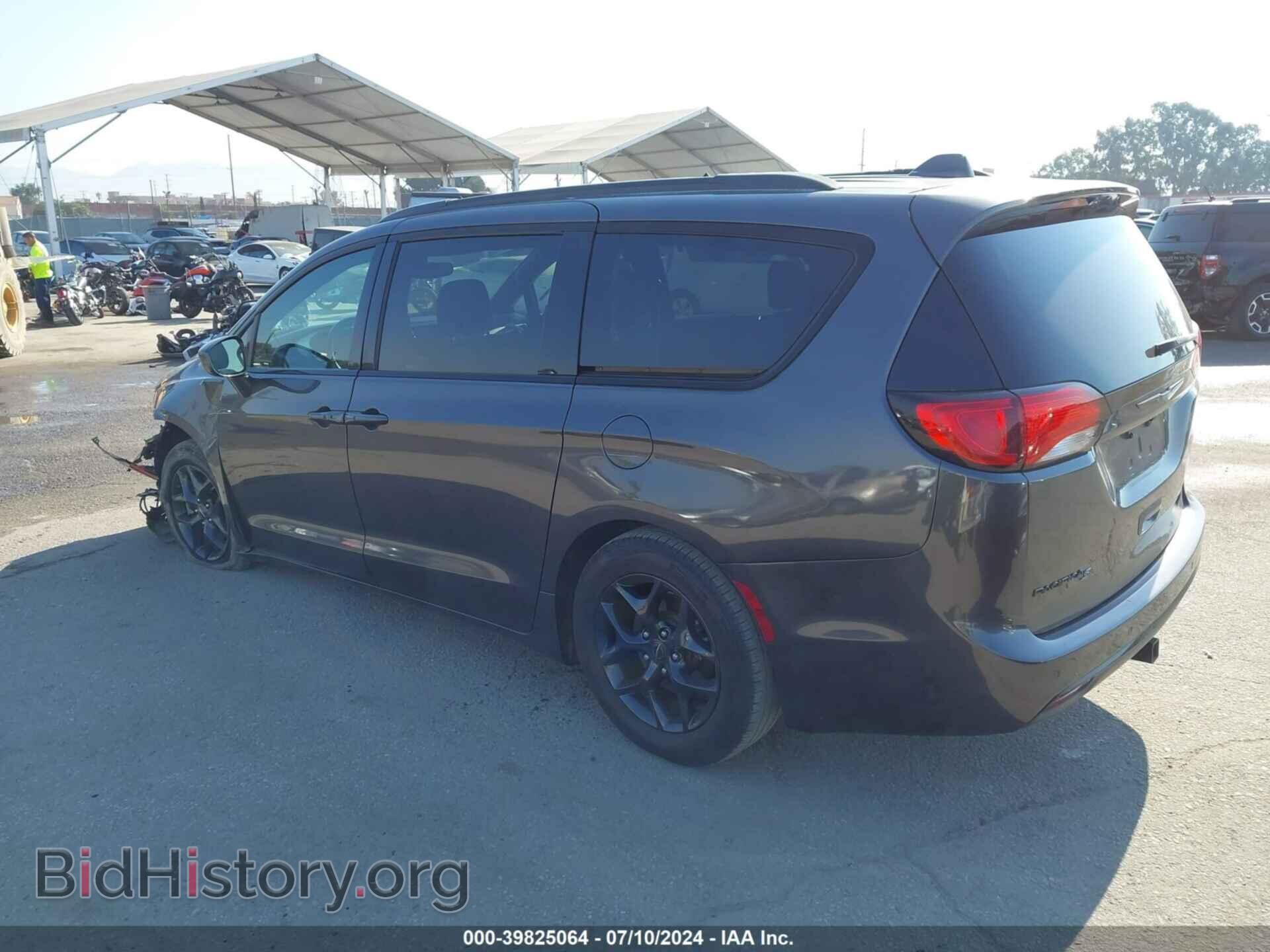 2018 CHRYSLER PACIFICA - VIN: 2C4RC1BG9JR293399 - Фото 3