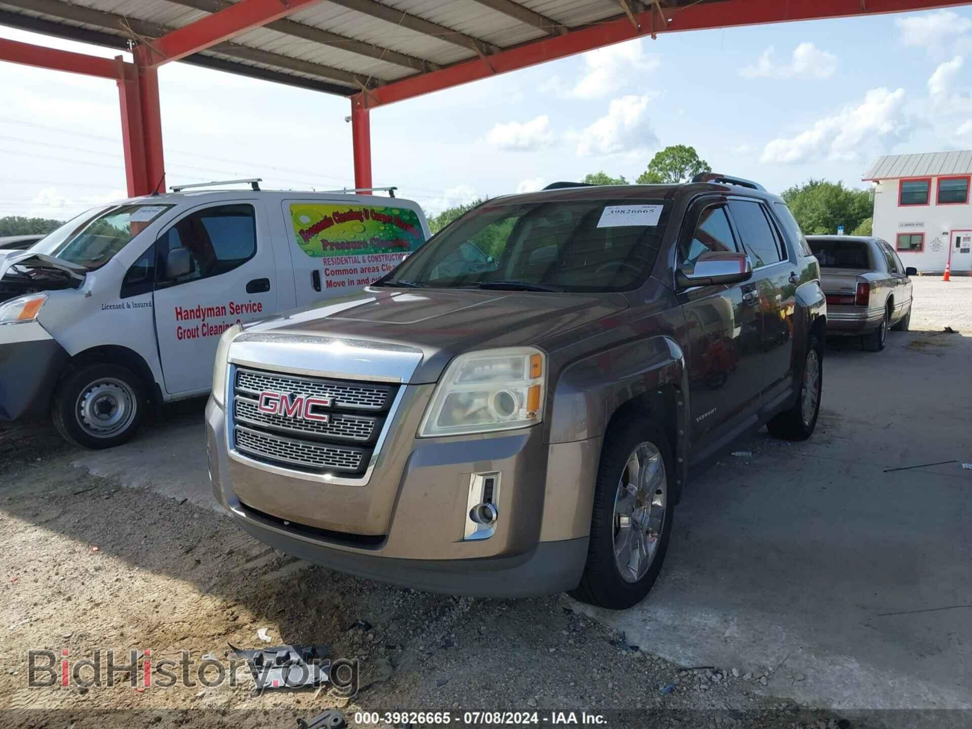 2011 GMC TERRAIN - VIN: 2CTFLXE59B6279901 - Photo 2