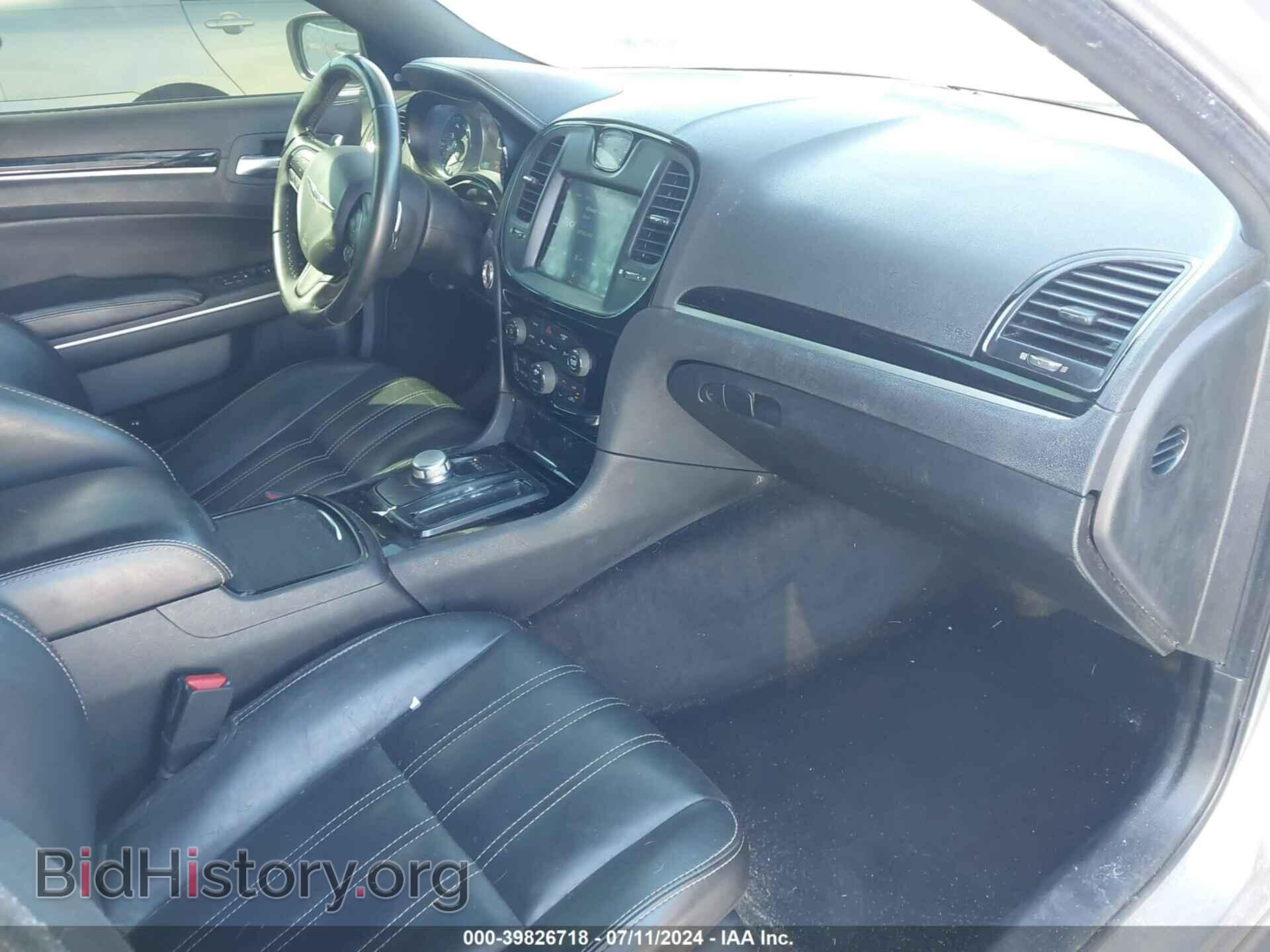 2018 CHRYSLER 300 - VIN: 2C3CCABG6JH295885 - Фото 5