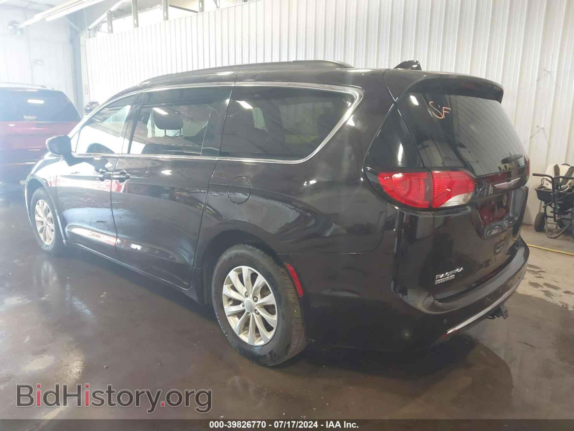 2018 CHRYSLER PACIFICA - VIN: 2C4RC1FG5JR123745 - Фото 3