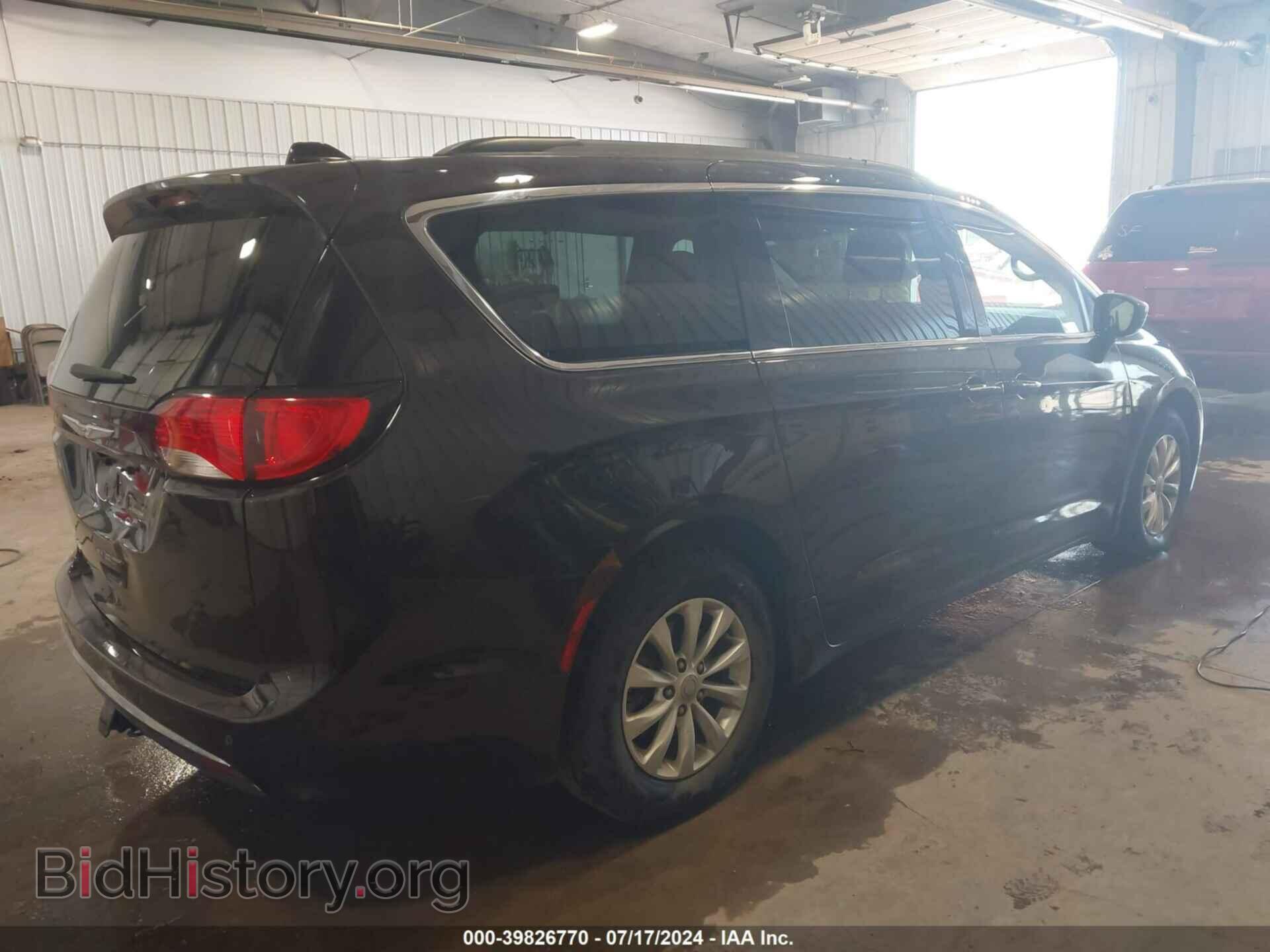 2018 CHRYSLER PACIFICA - VIN: 2C4RC1FG5JR123745 - Фото 4