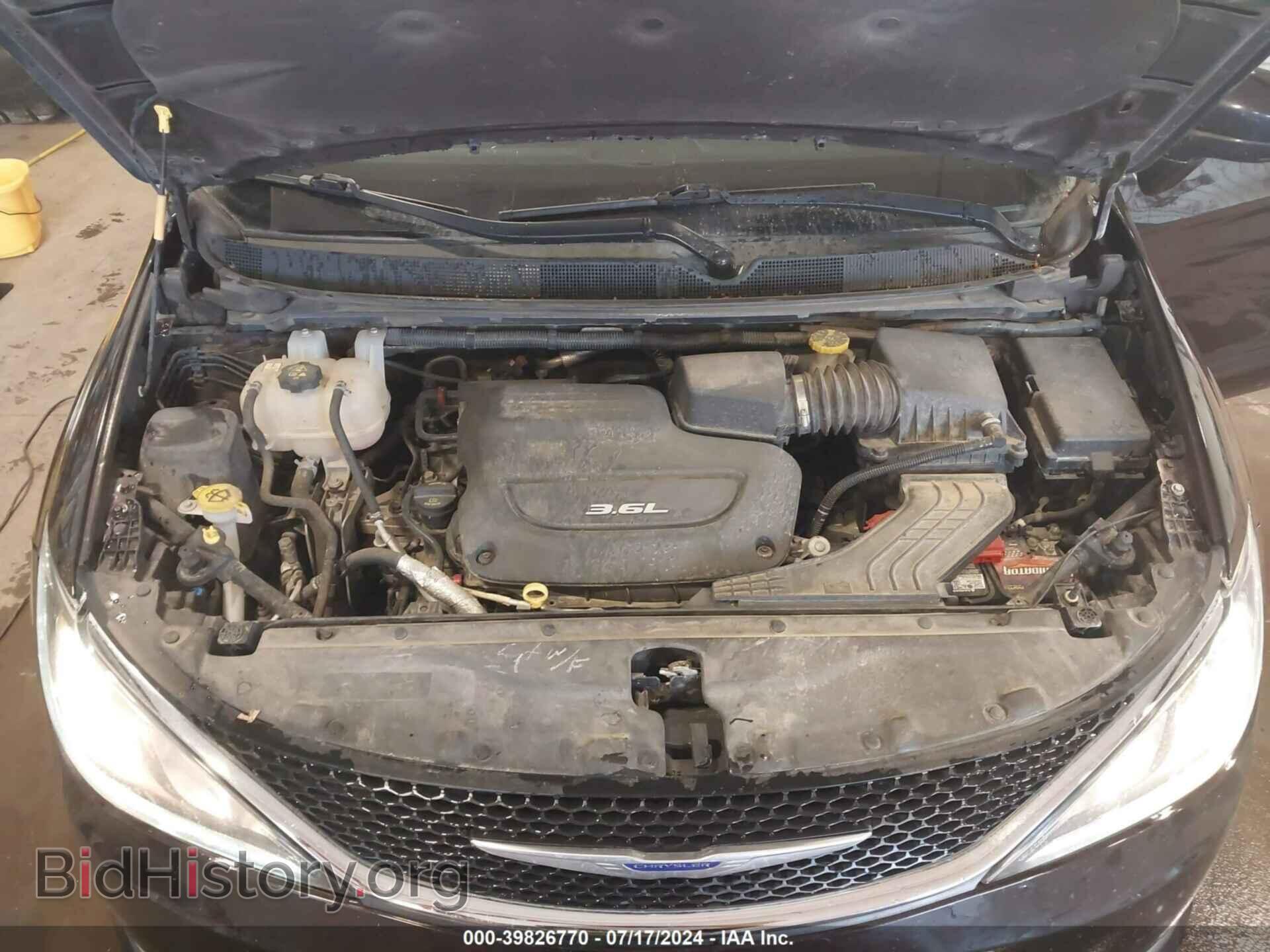 2018 CHRYSLER PACIFICA - VIN: 2C4RC1FG5JR123745 - Фото 10