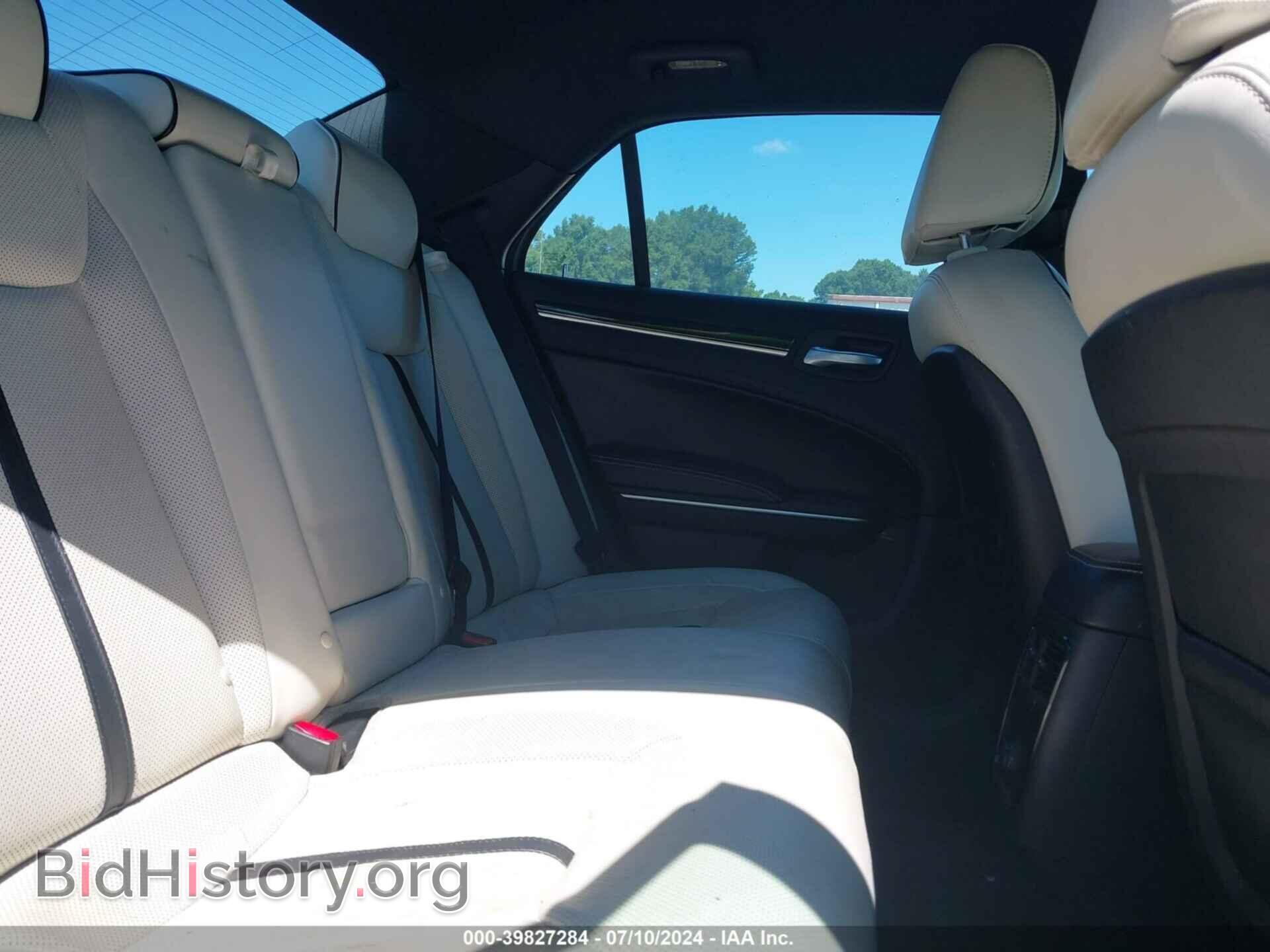 2014 CHRYSLER 300 - VIN: 2C3CCAAG3EH343608 - Фото 8