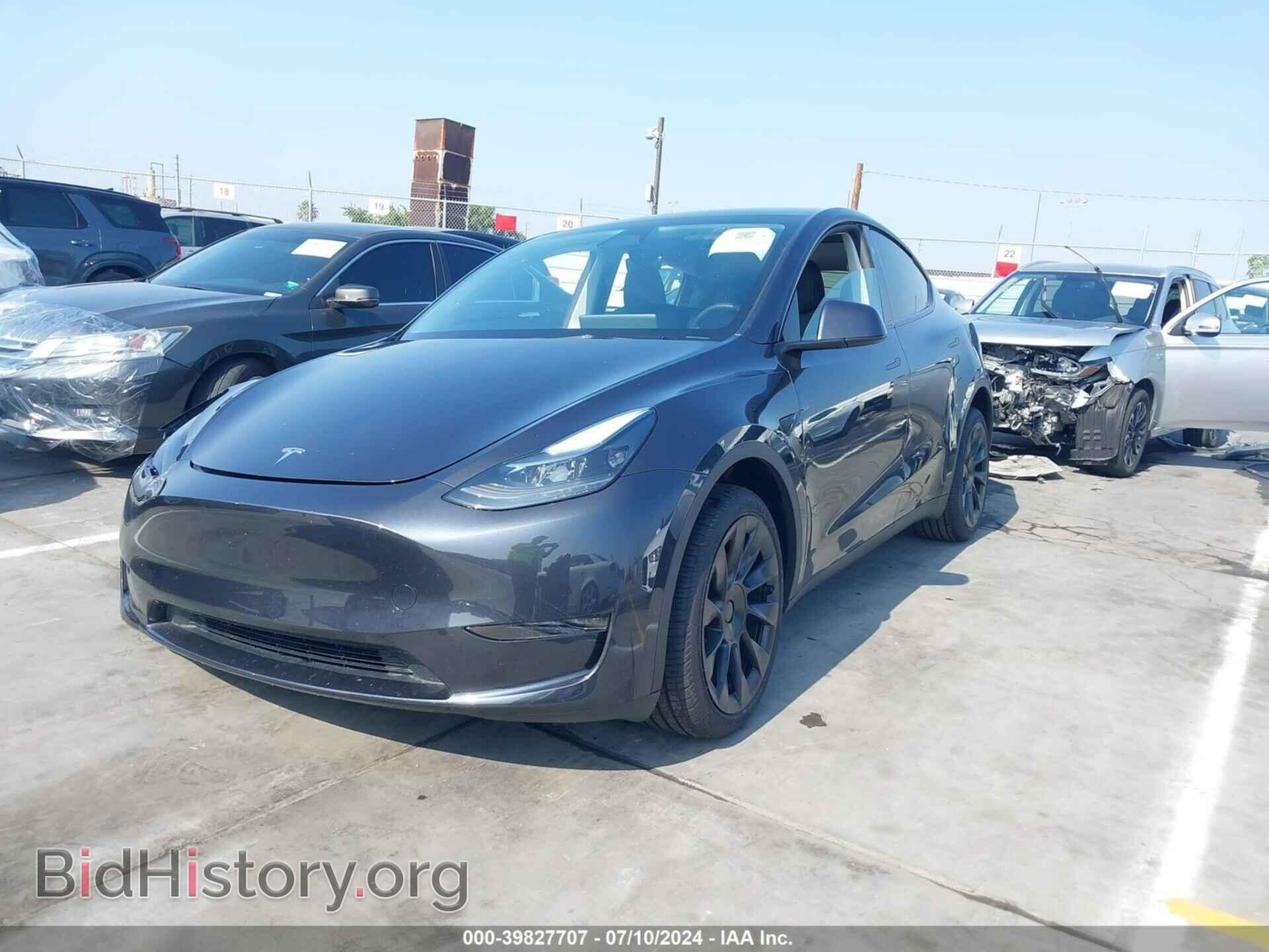 2024 TESLA MODEL Y - VIN: 7SAYGDED6RF051635 - Фото 2