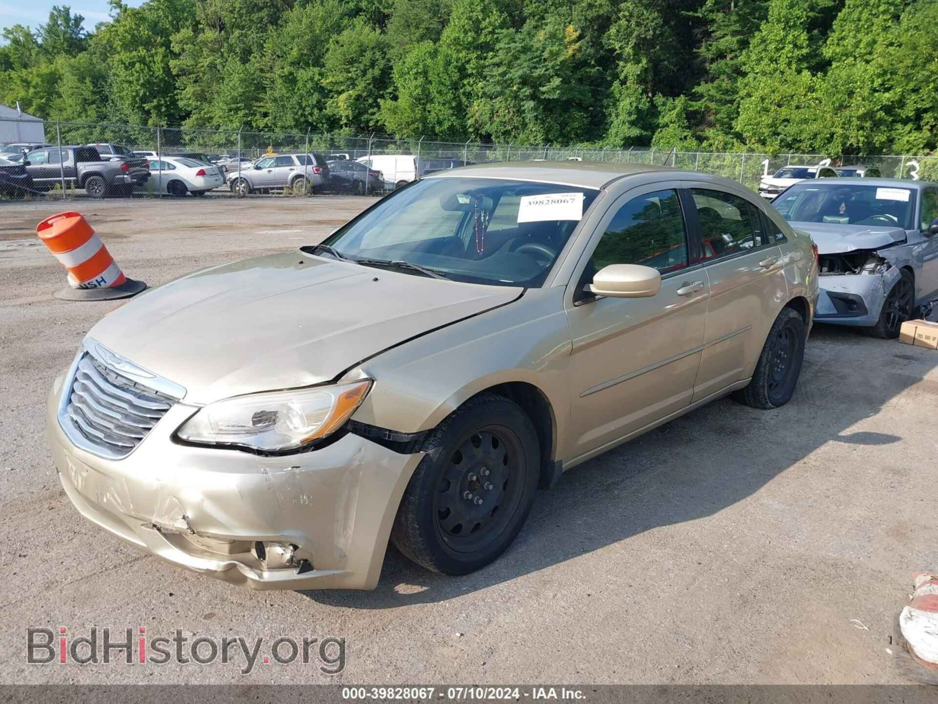 2011 CHRYSLER 200 - VIN: 1C3BC4FB8BN515497 - Фото 2
