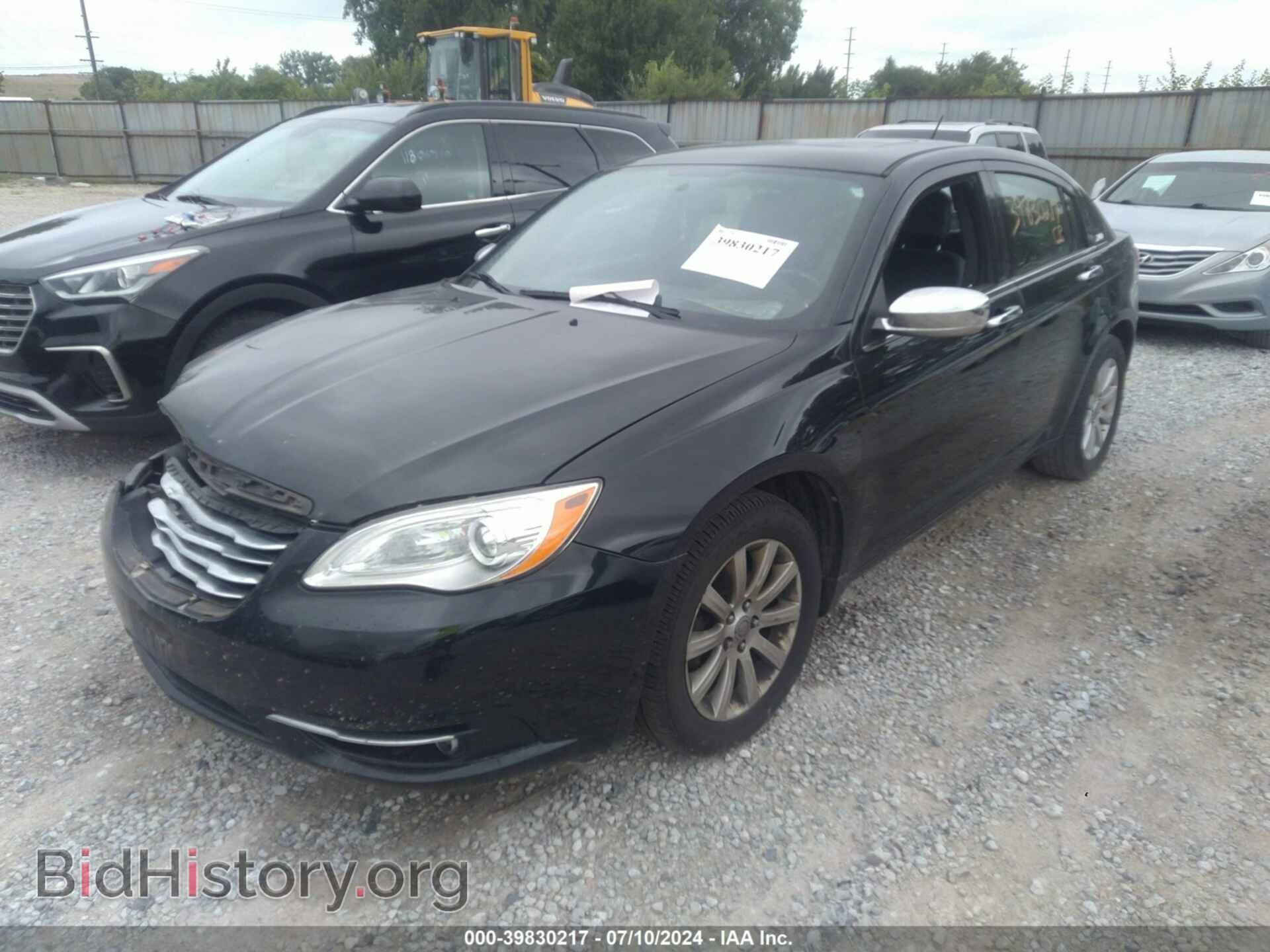 2013 CHRYSLER 200 - VIN: 1C3CCBCG7DN755135 - Фото 2