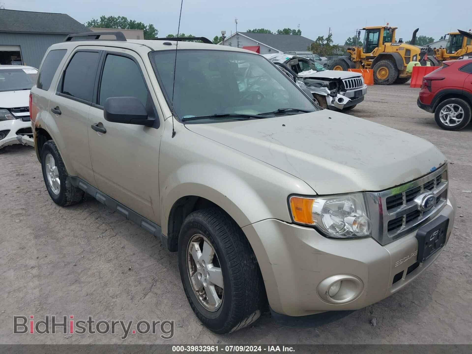 Фотография 1FMCU0D78BKA26163 - FORD ESCAPE 2011