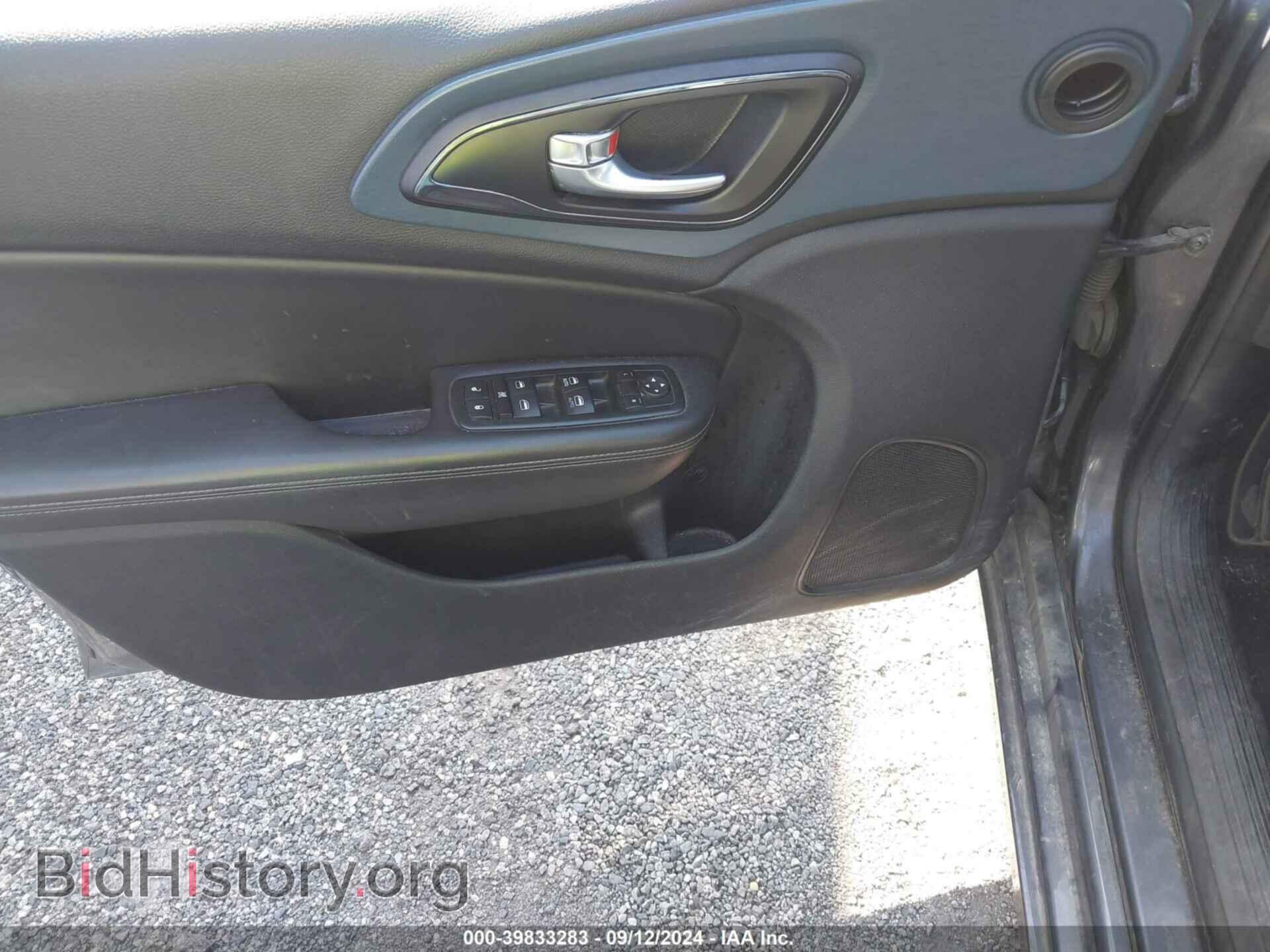 2015 CHRYSLER 200 - VIN: 1C3CCCBB2FN658312 - Фото 2