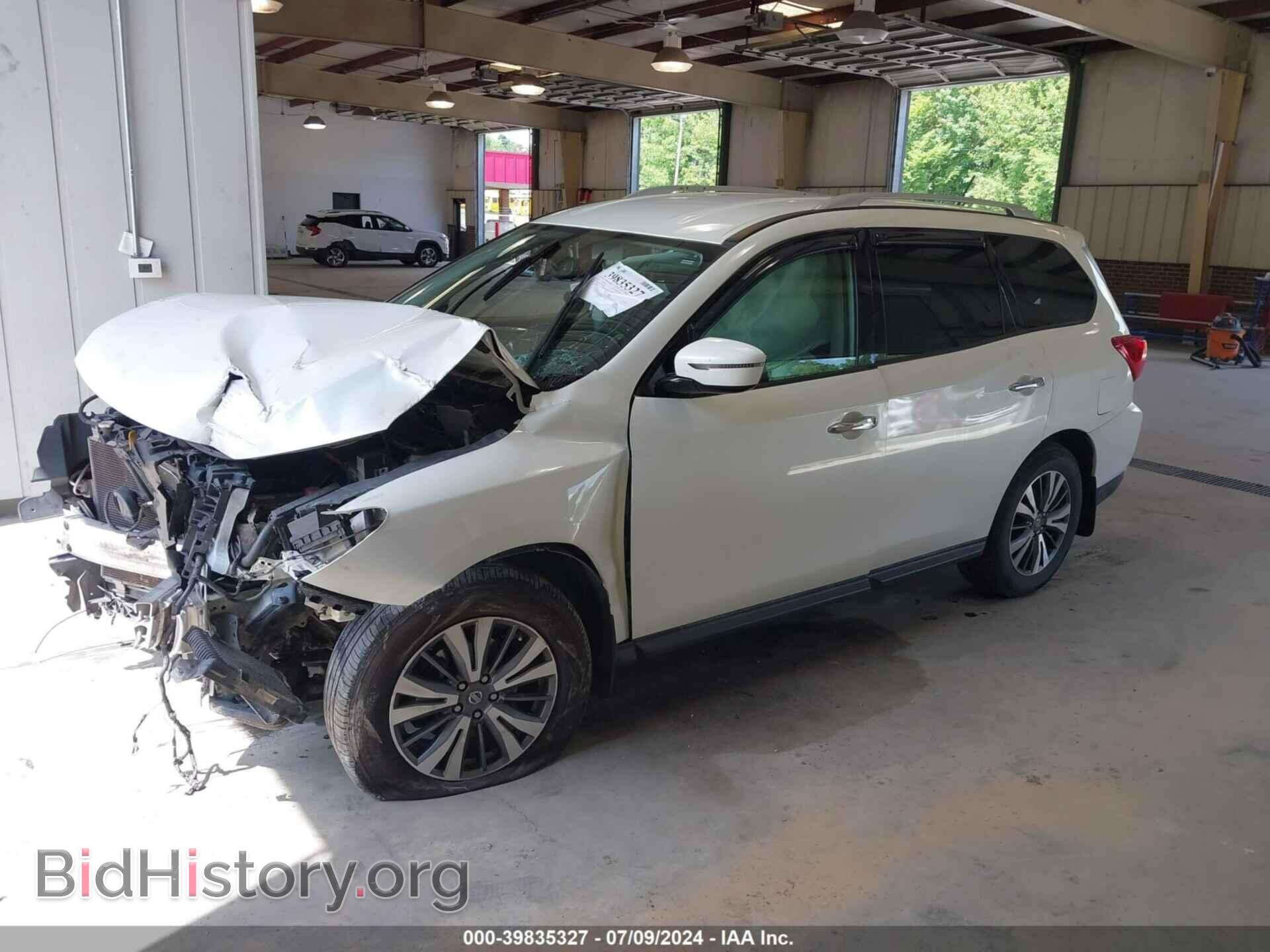 2017 NISSAN PATHFINDER - VIN: 5N1DR2MM4HC663755 - Фото 2