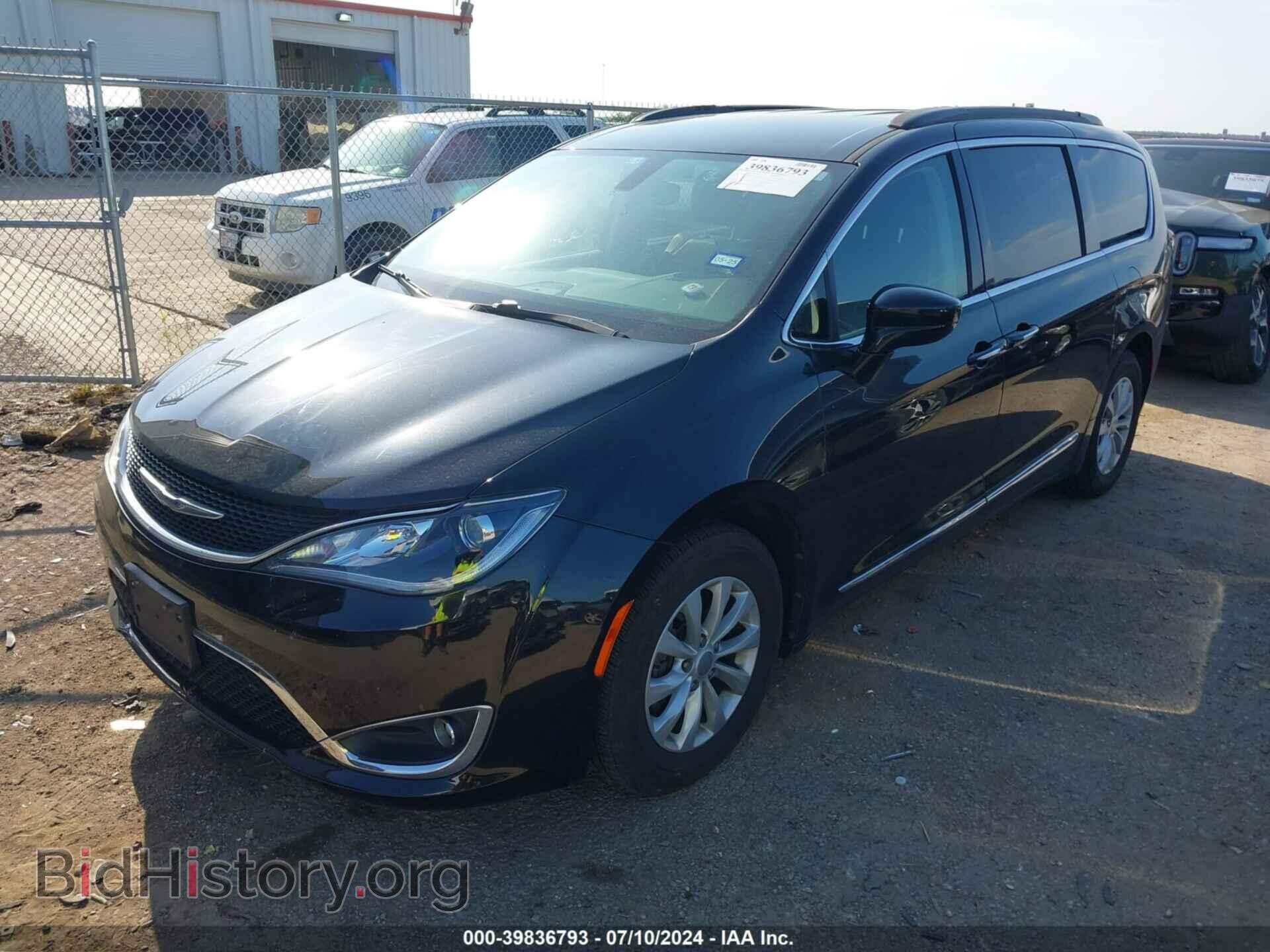 2017 CHRYSLER PACIFICA - VIN: 2C4RC1BG3HR744305 - Фото 2