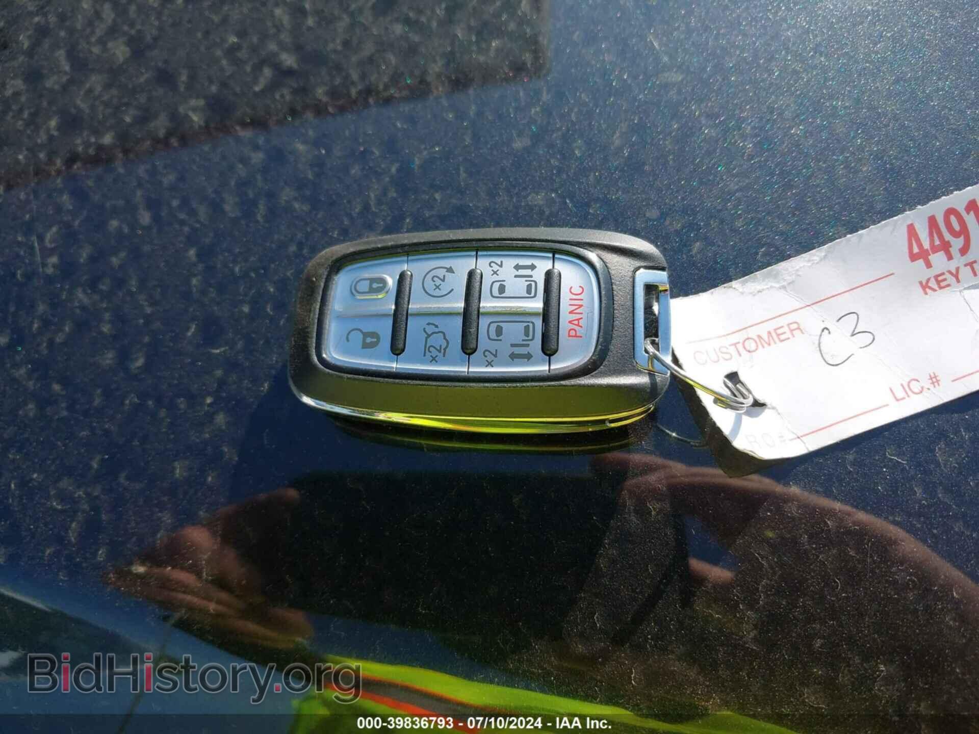 2017 CHRYSLER PACIFICA - VIN: 2C4RC1BG3HR744305 - Фото 11