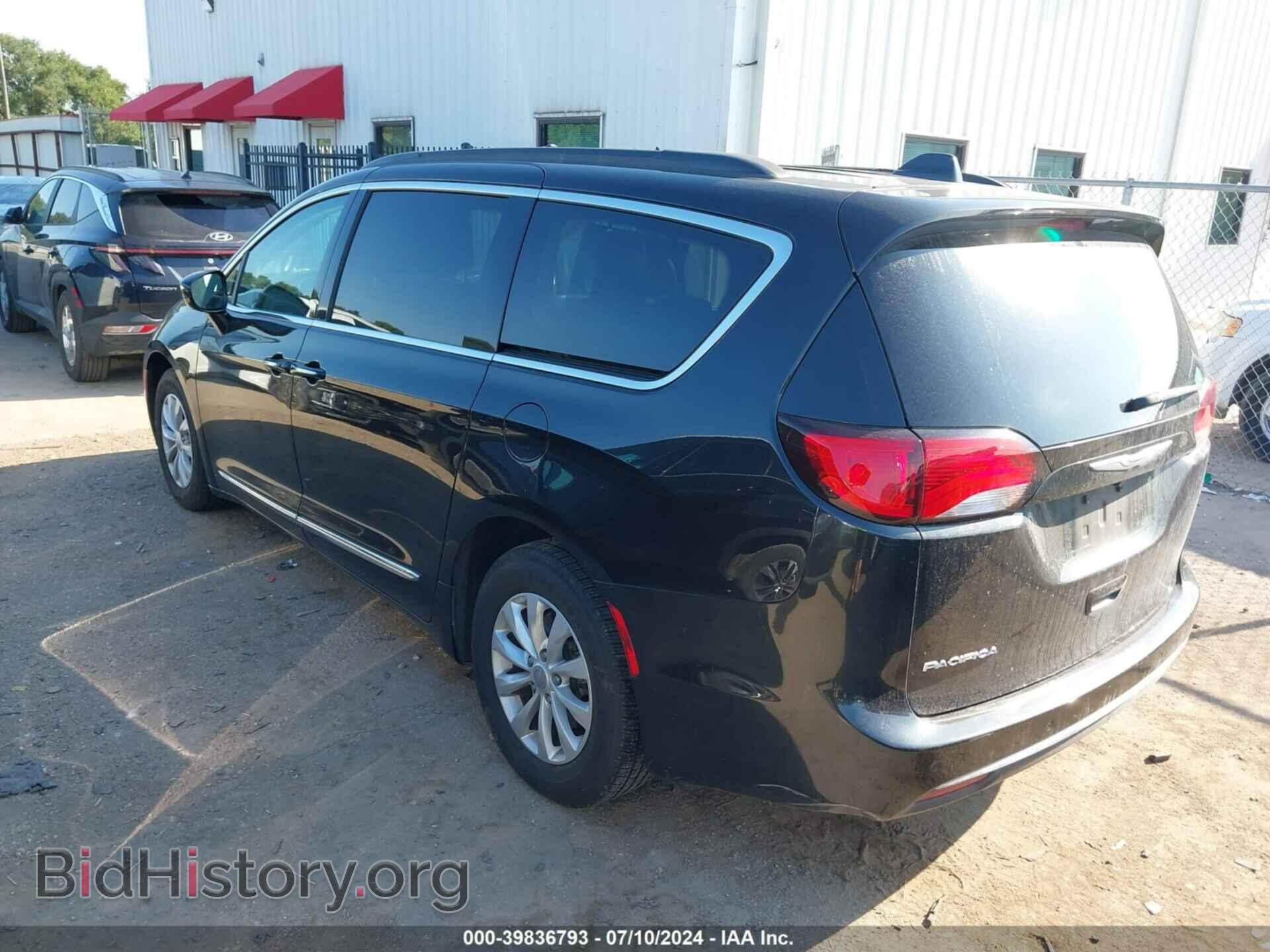 2017 CHRYSLER PACIFICA - VIN: 2C4RC1BG3HR744305 - Фото 3