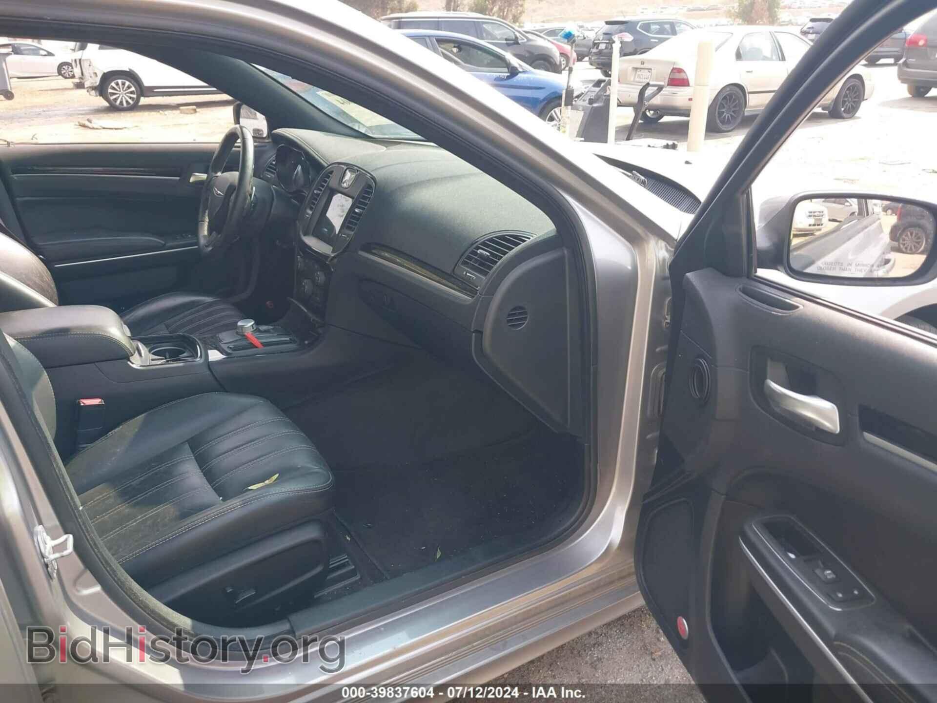 2018 CHRYSLER 300 - VIN: 2C3CCABG7JH275001 - Фото 5